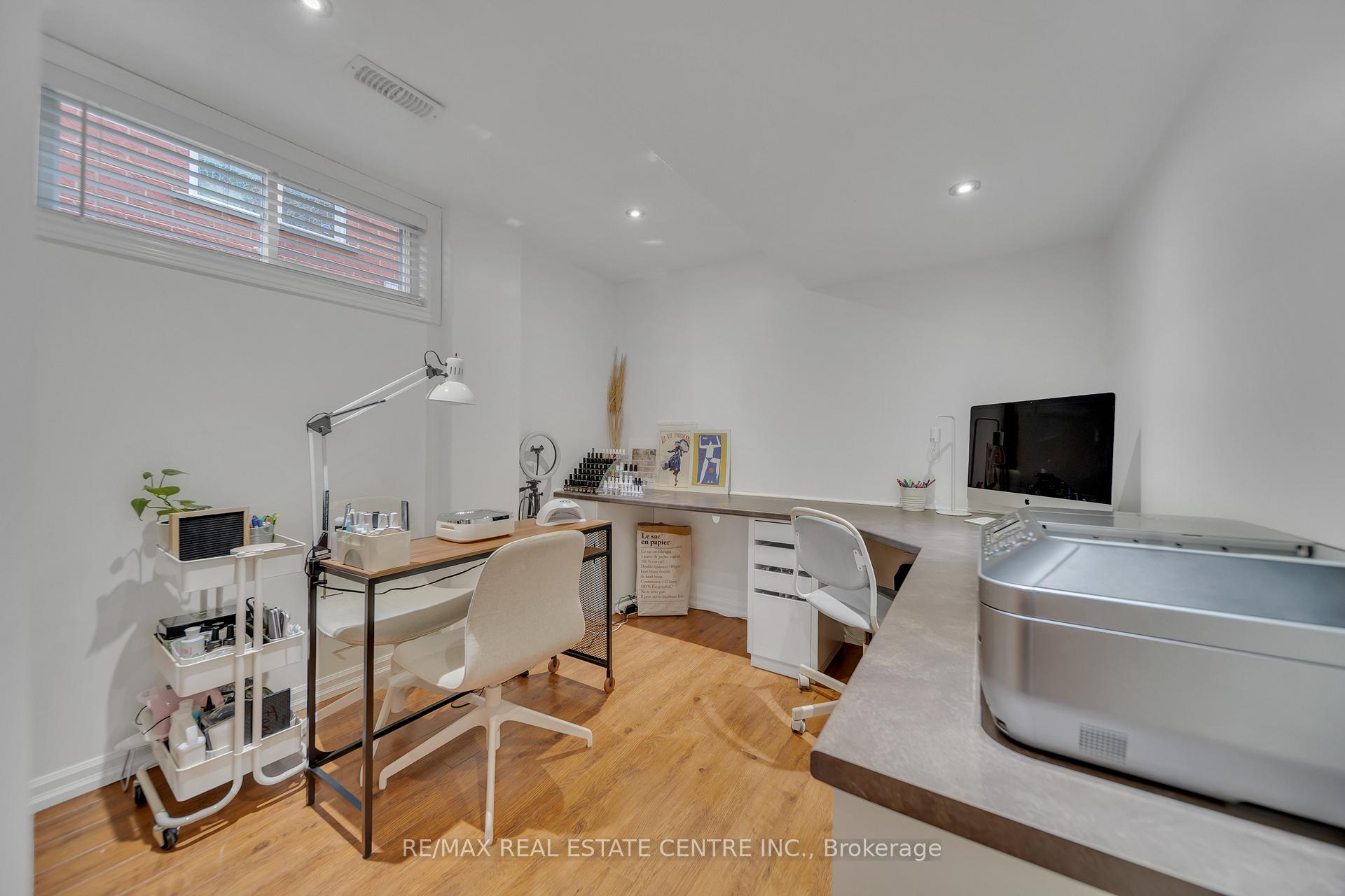 Photo 37 of 15 Yarrow Court, Kitchener — HOMEH