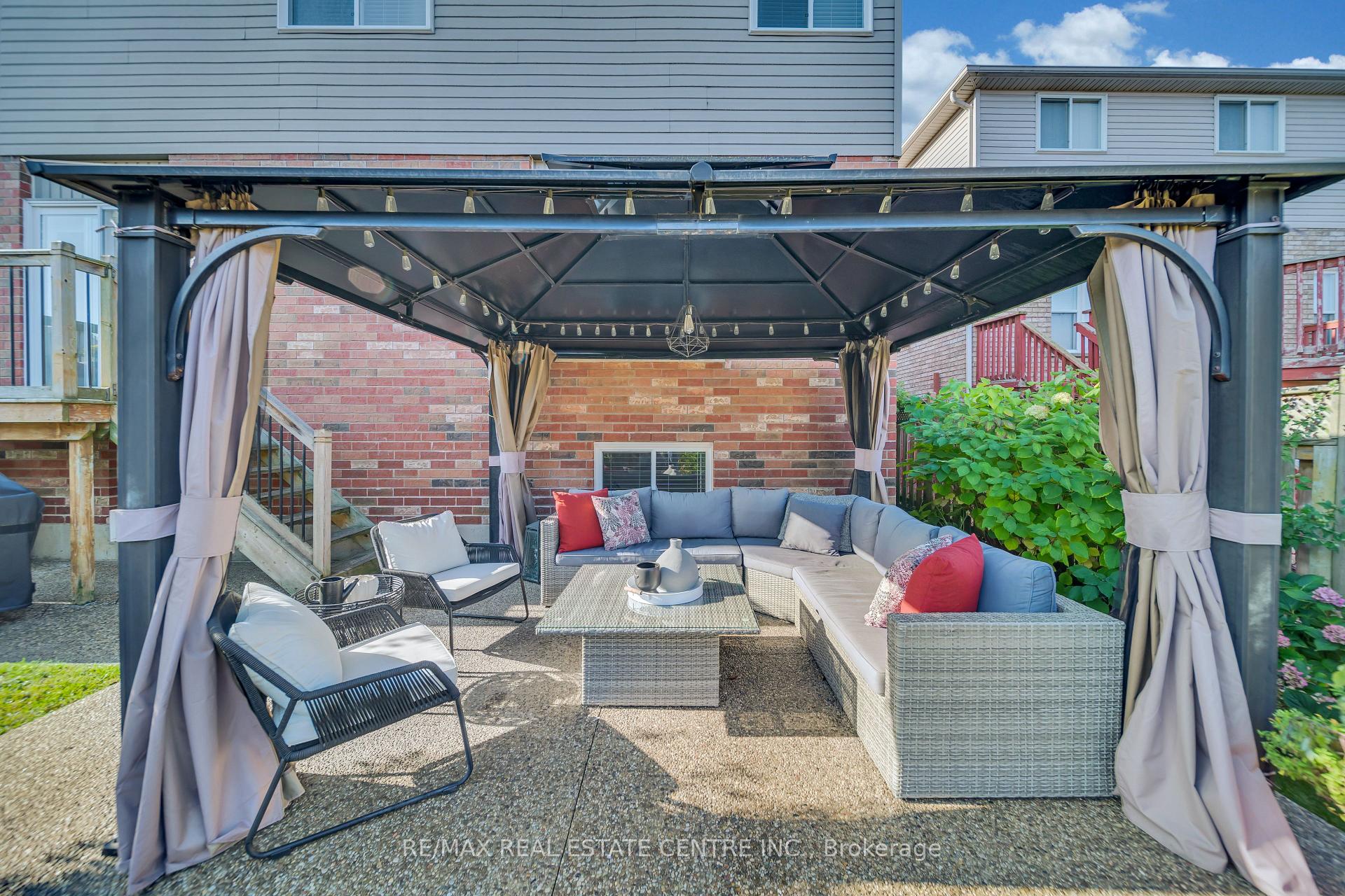 Photo 36 of 15 Yarrow Court, Kitchener — HOMEH