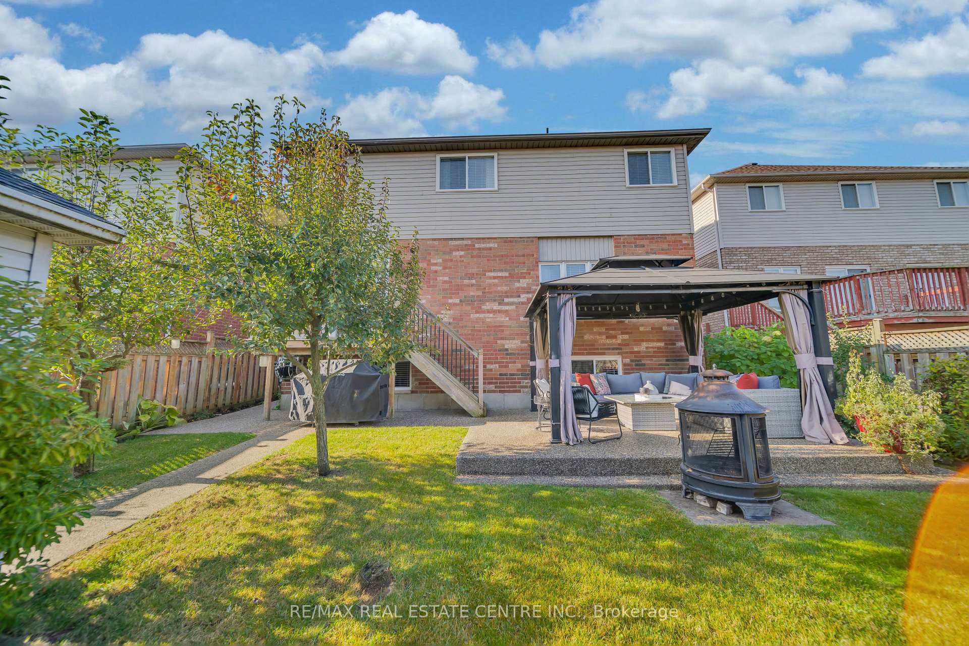Photo 38 of 15 Yarrow Court, Kitchener — HOMEH
