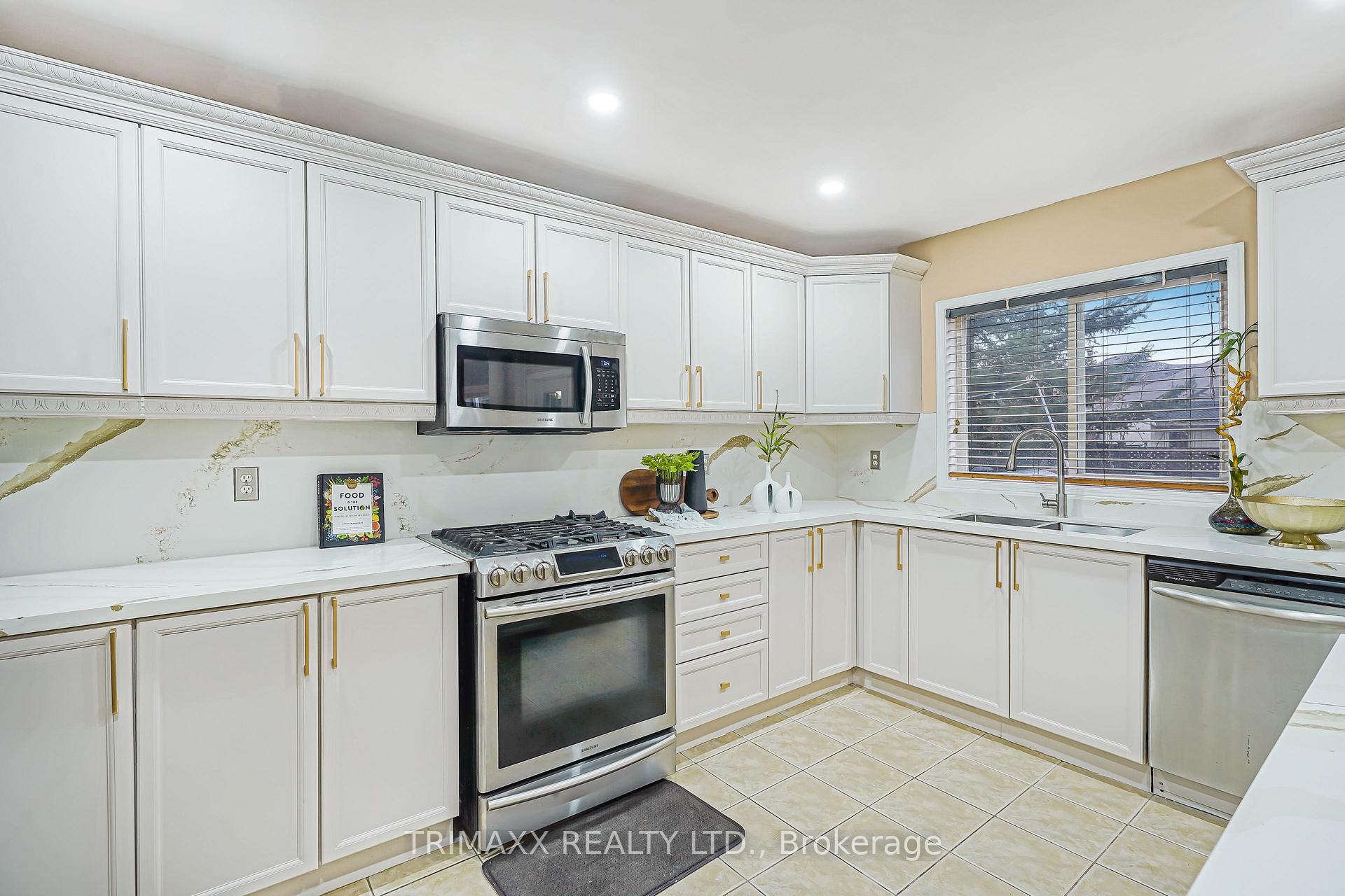 Photo 5 of 3 Turret Crescent, Brampton, Fletcher's Meadow — HOMEH