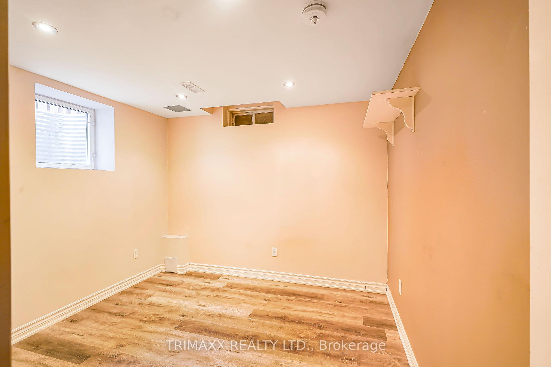 Photo 16 of 3 Turret Crescent, Brampton, Fletcher's Meadow — HOMEH