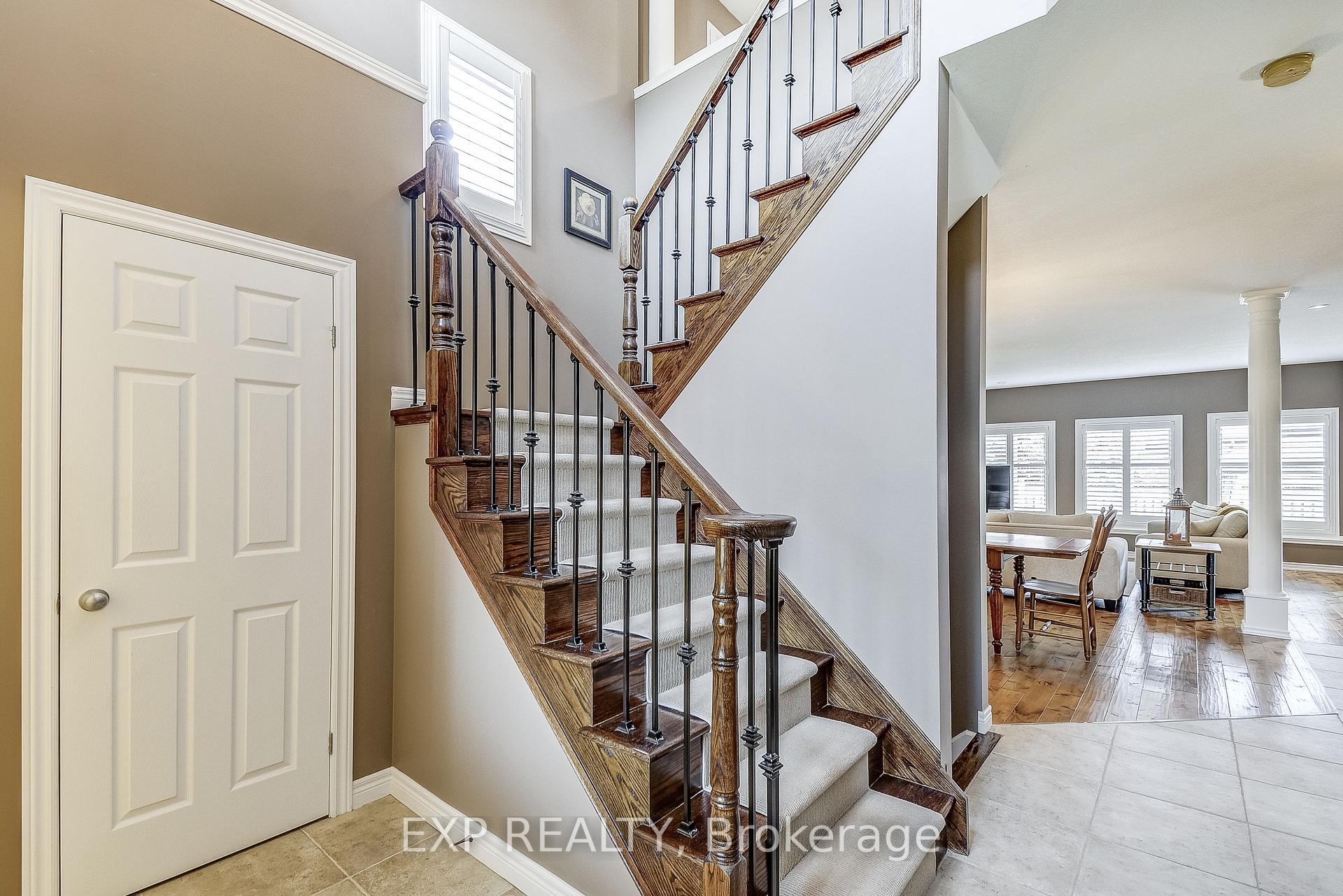 Photo 4 of 3 Cowper Court, Hamilton, Dundas — HOMEH