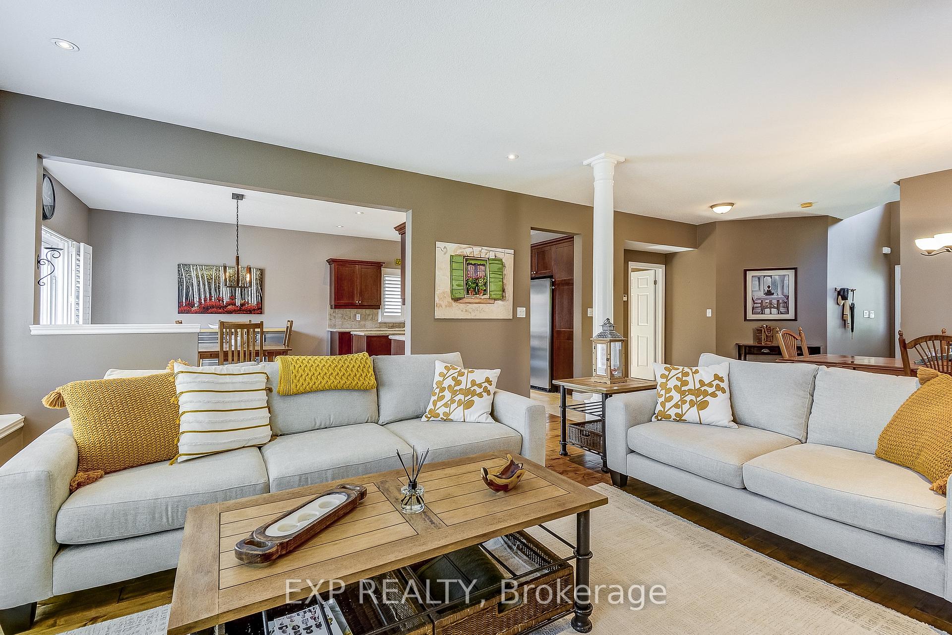 Photo 3 of 3 Cowper Court, Hamilton, Dundas — HOMEH