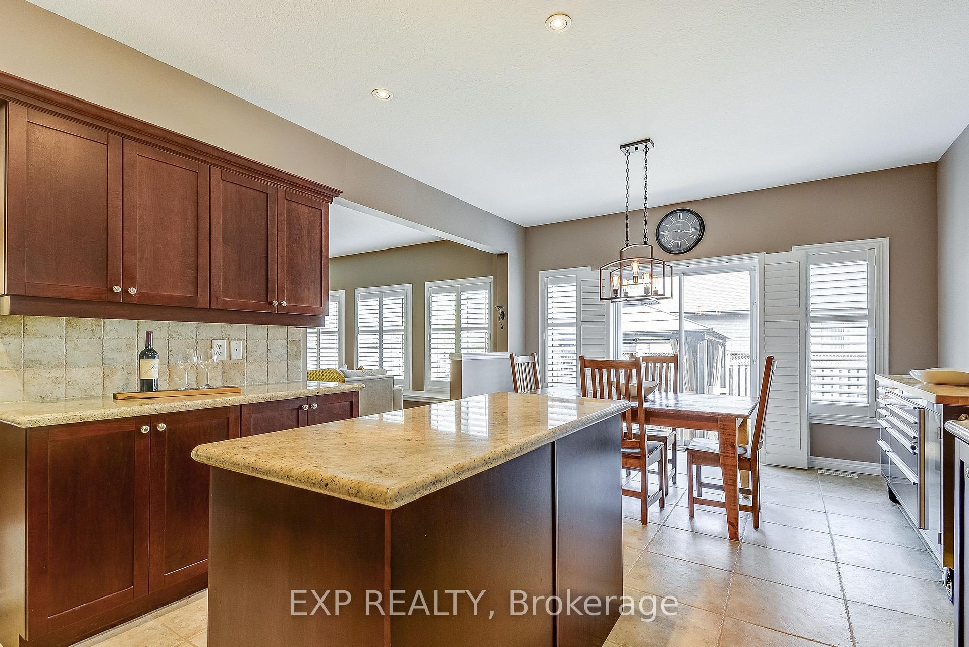 Photo 11 of 3 Cowper Court, Hamilton, Dundas — HOMEH