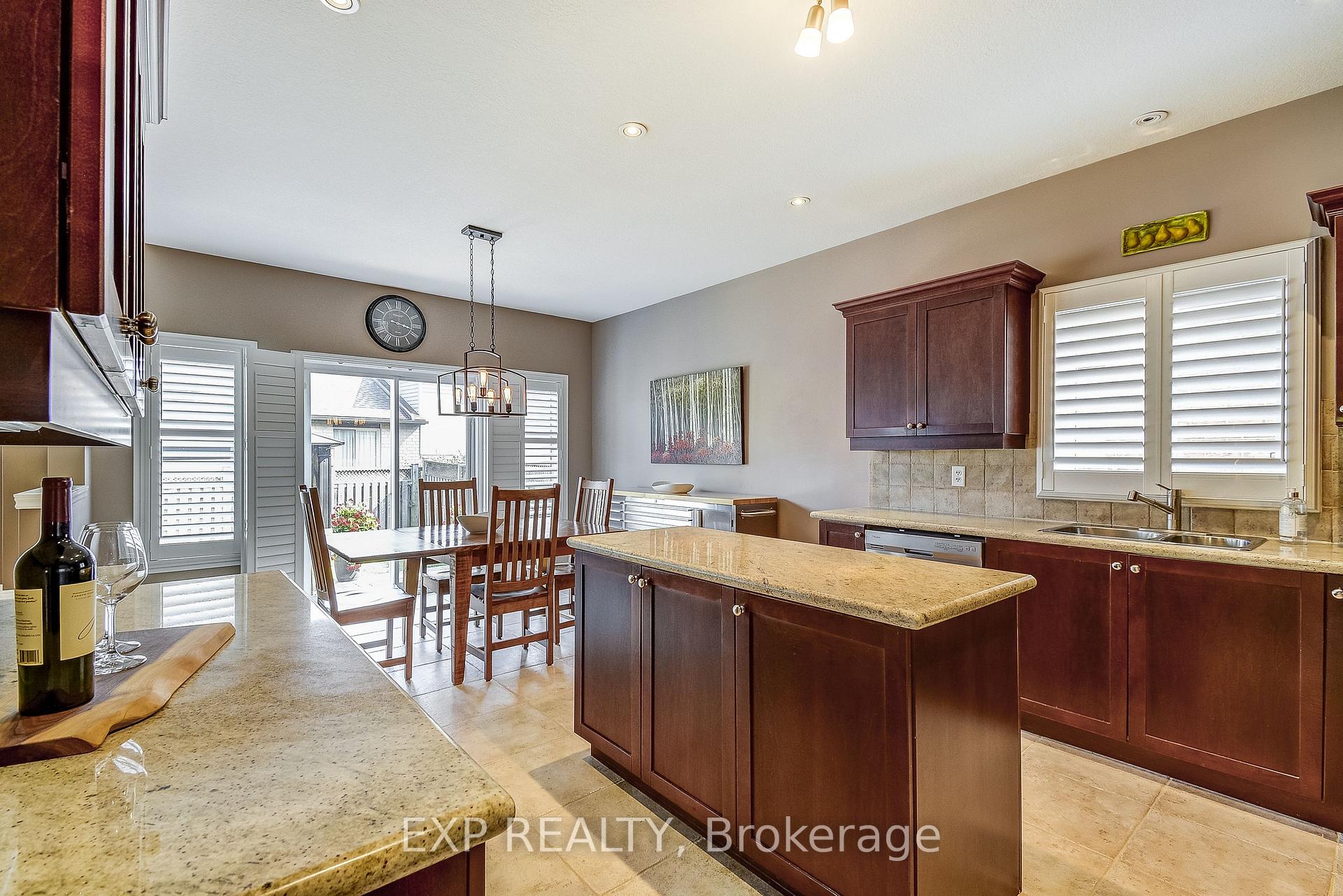 Photo 19 of 3 Cowper Court, Hamilton, Dundas — HOMEH