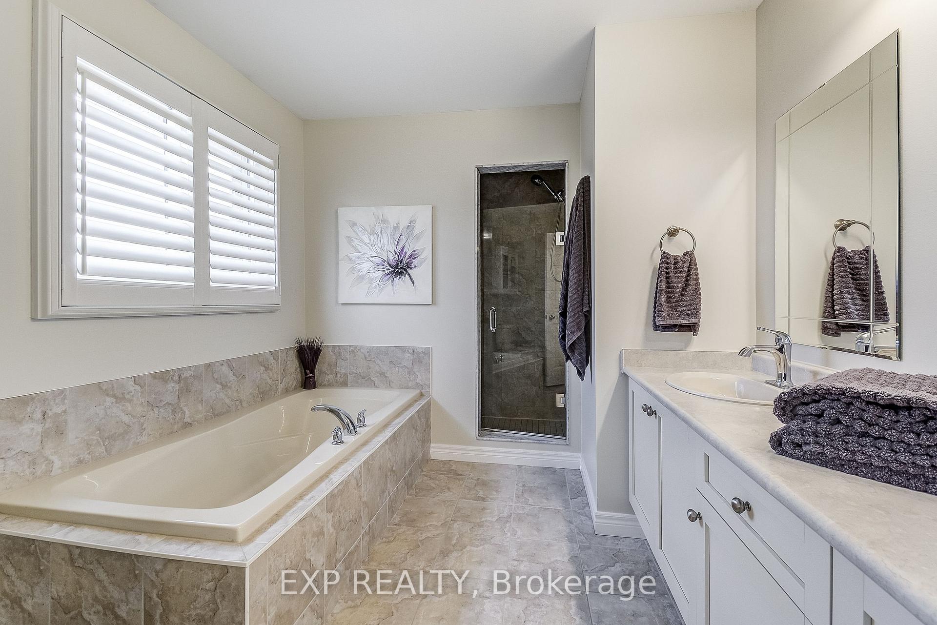 Photo 12 of 3 Cowper Court, Hamilton, Dundas — HOMEH