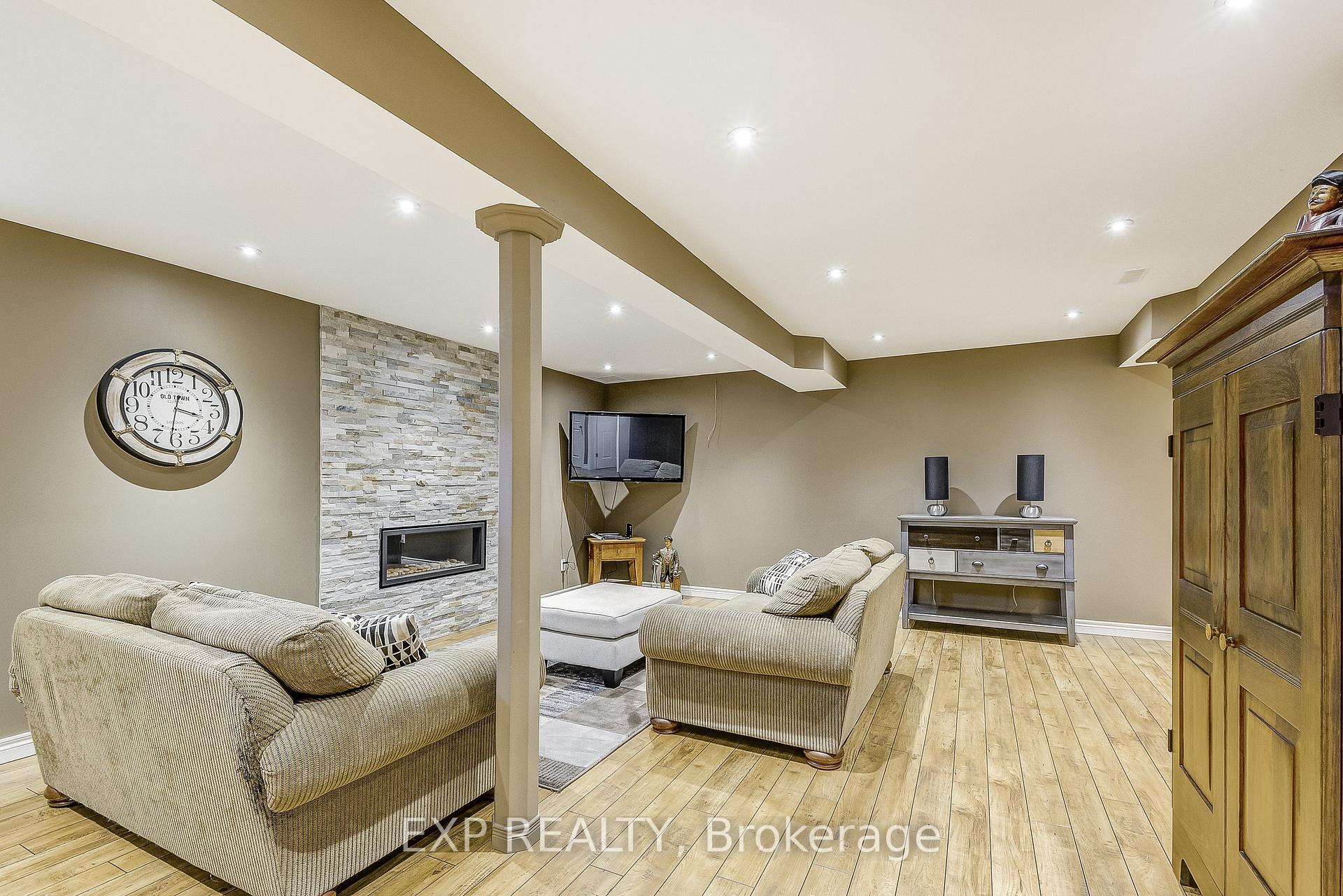 Photo 23 of 3 Cowper Court, Hamilton, Dundas — HOMEH