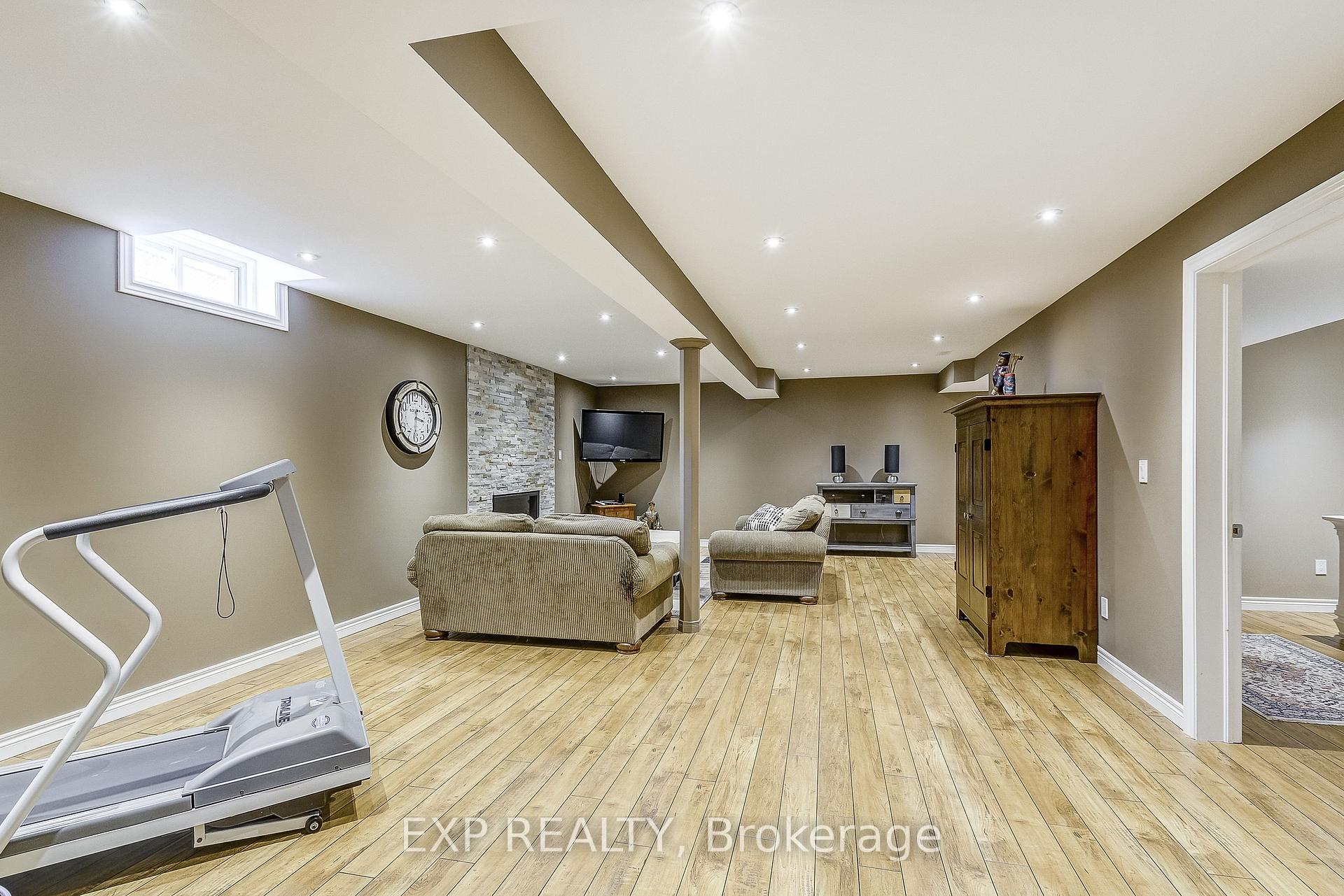 Photo 20 of 3 Cowper Court, Hamilton, Dundas — HOMEH