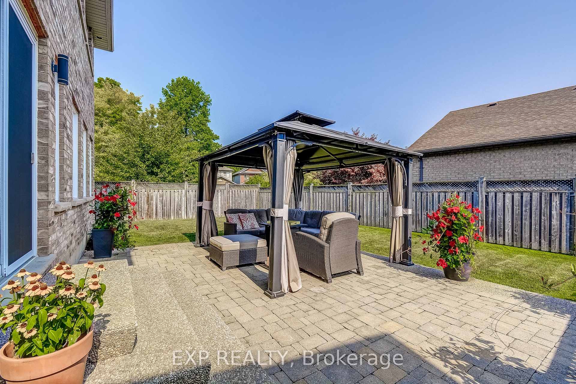 Photo 14 of 3 Cowper Court, Hamilton, Dundas — HOMEH