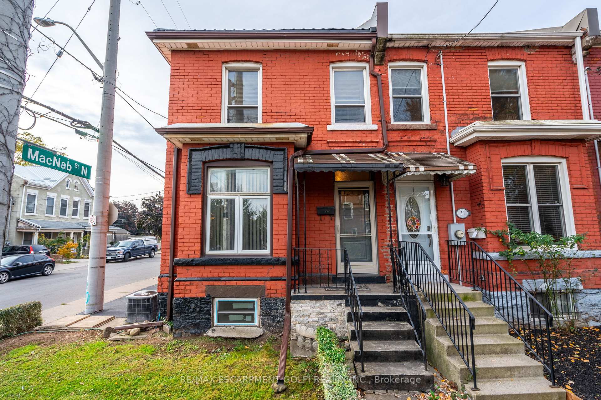 Photo 1 of 35 Barton Street W, Hamilton, Strathcona — HOMEH