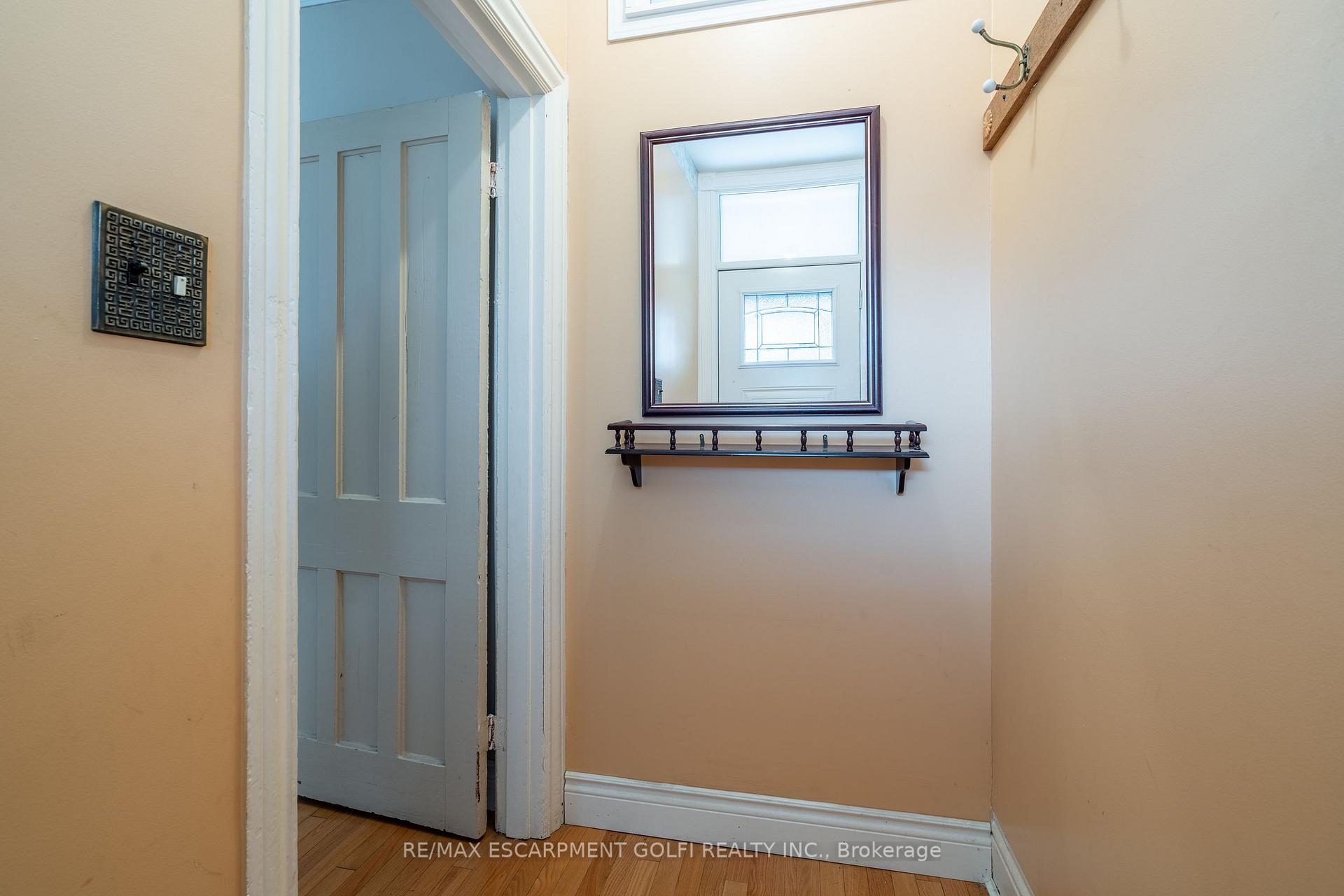 Photo 2 of 35 Barton Street W, Hamilton, Strathcona — HOMEH