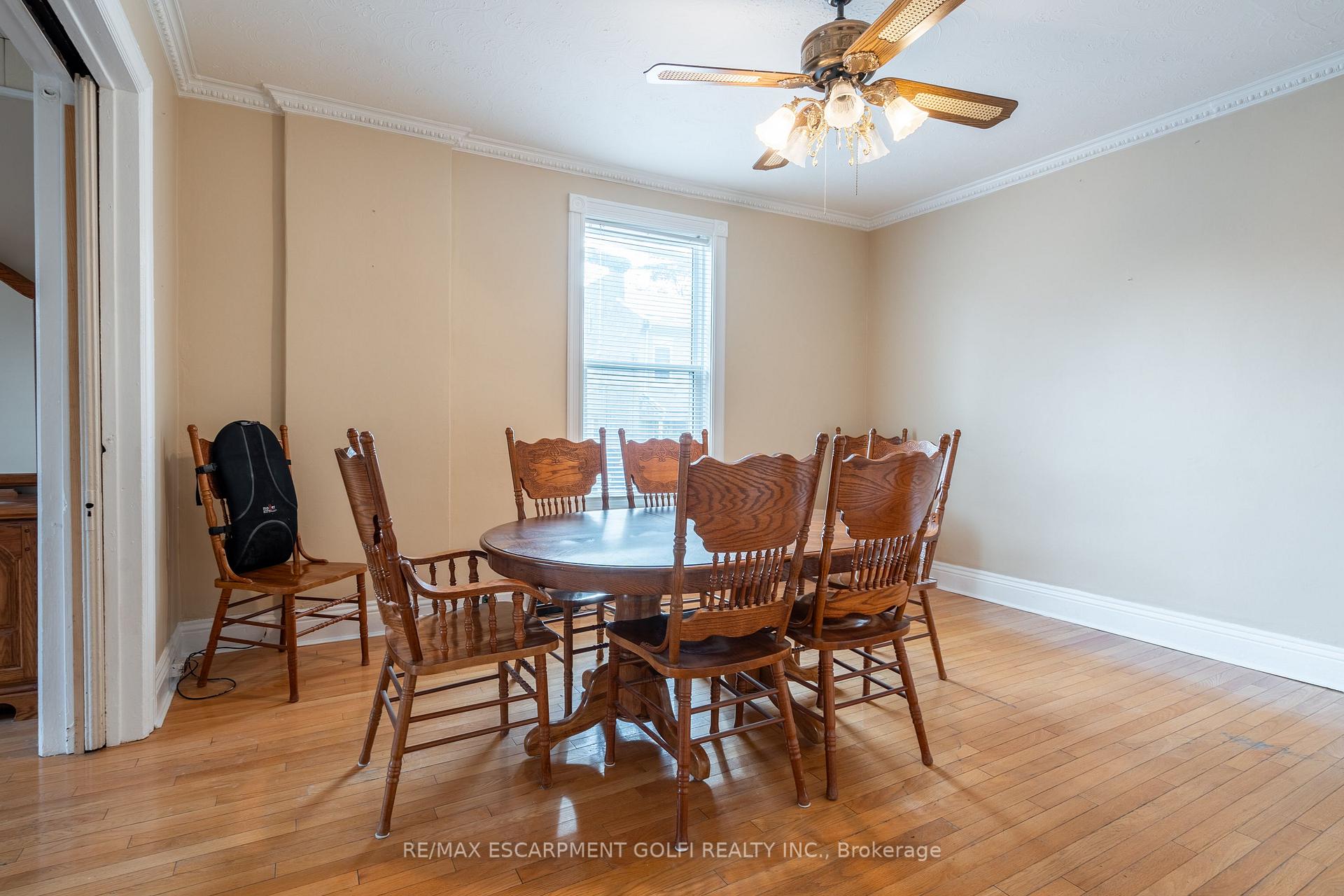 Photo 25 of 35 Barton Street W, Hamilton, Strathcona — HOMEH