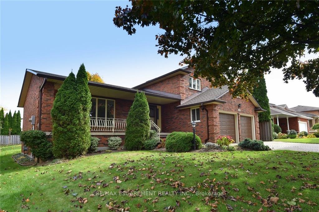 Photo 2 of 49 Nellida Crescent, Hamilton, Gurnett — HOMEH