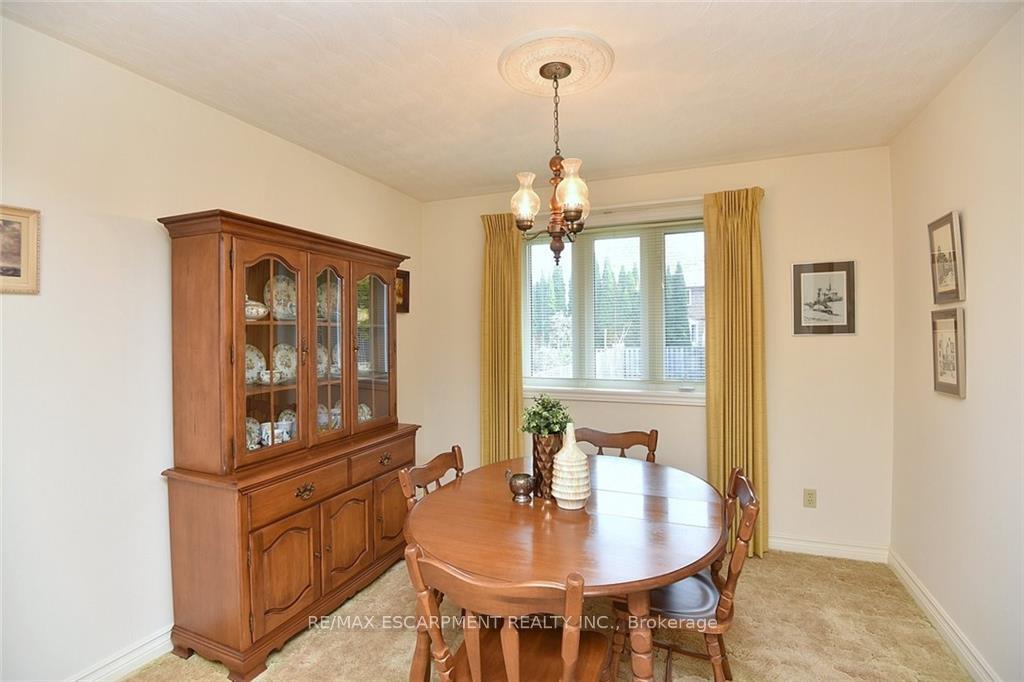 Photo 9 of 49 Nellida Crescent, Hamilton, Gurnett — HOMEH