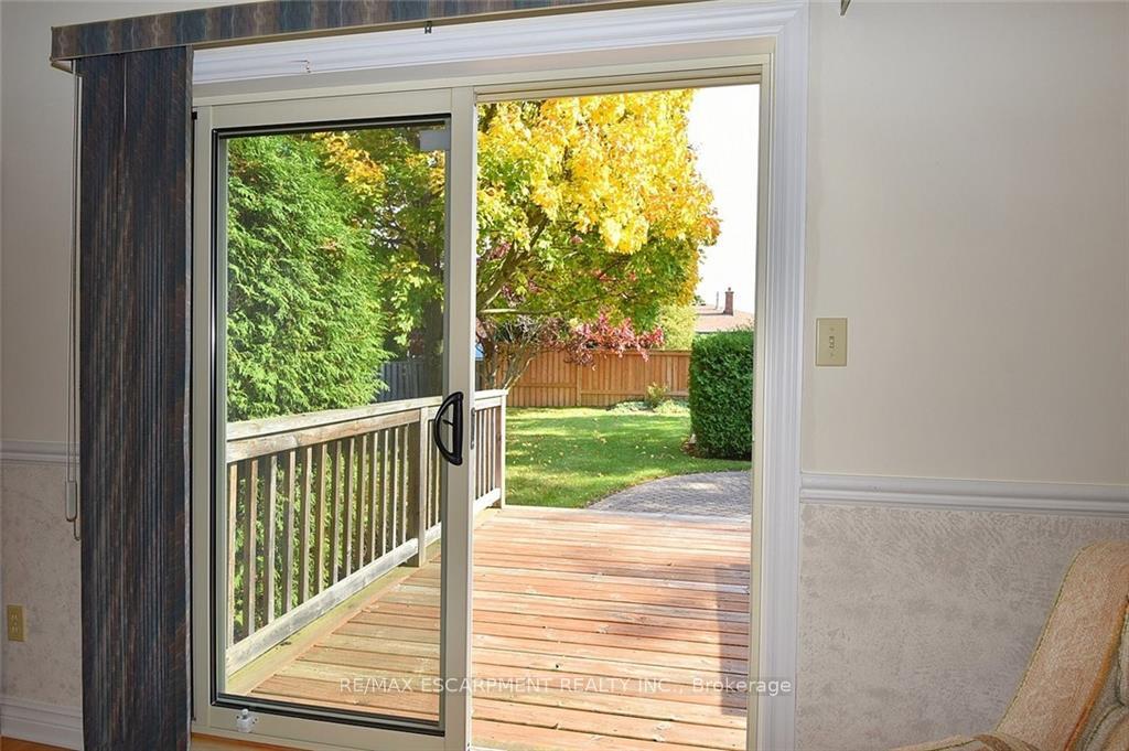 Photo 18 of 49 Nellida Crescent, Hamilton, Gurnett — HOMEH