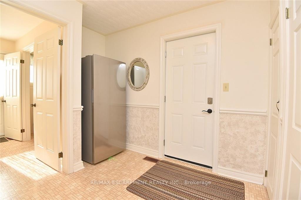 Photo 21 of 49 Nellida Crescent, Hamilton, Gurnett — HOMEH