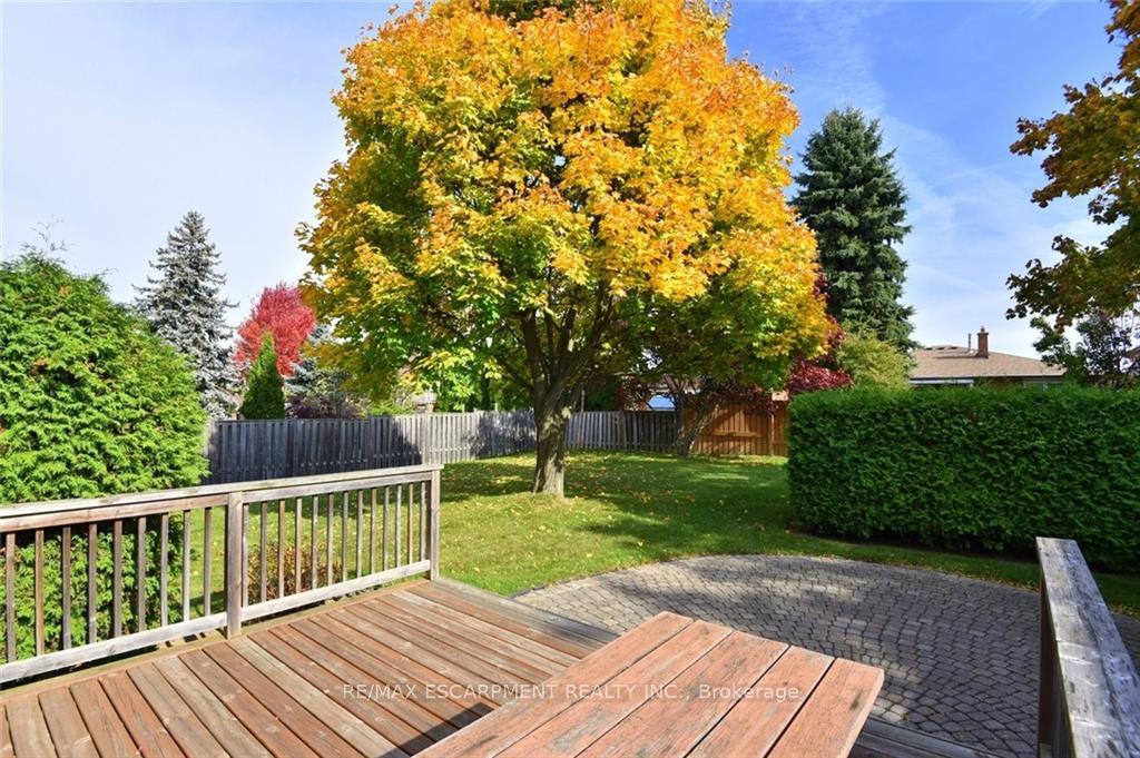 Photo 31 of 49 Nellida Crescent, Hamilton, Gurnett — HOMEH
