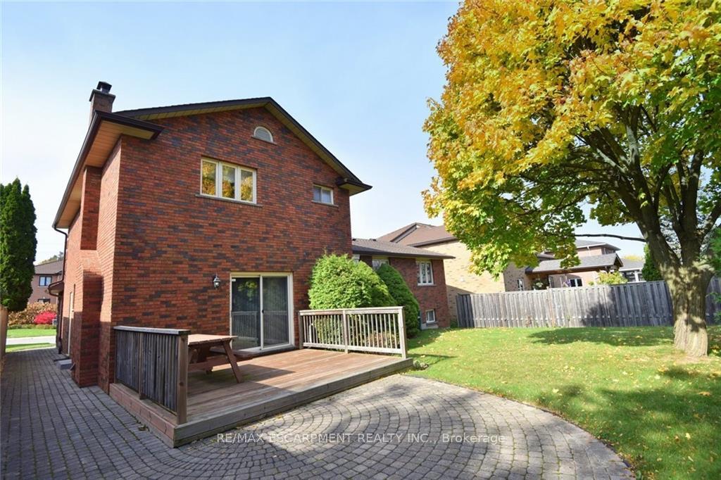 Photo 32 of 49 Nellida Crescent, Hamilton, Gurnett — HOMEH