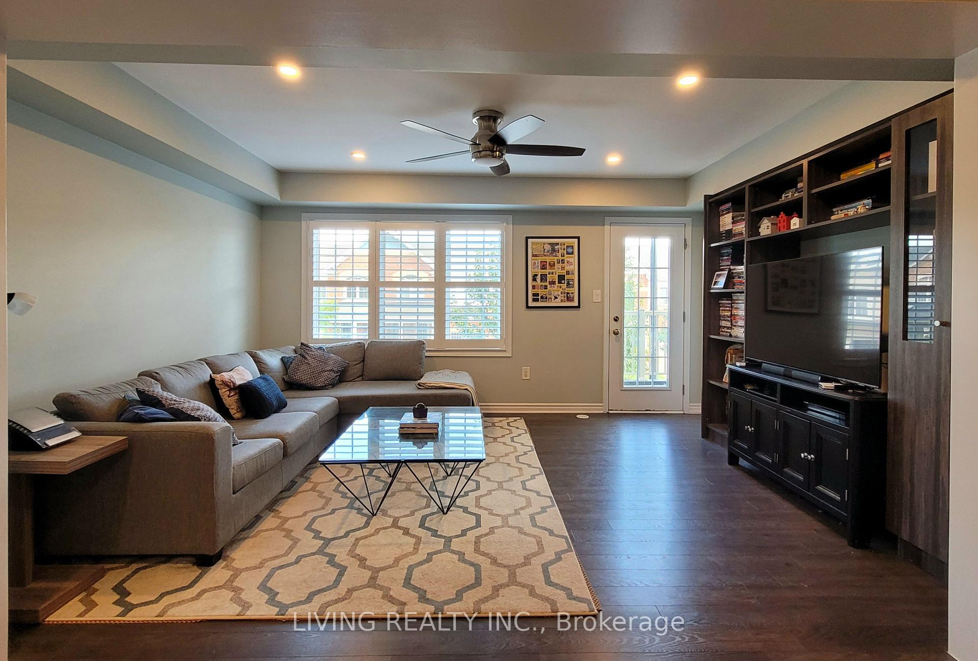 Photo 11 of 42 Stocks Lane, Aurora, Rural Aurora — HOMEH