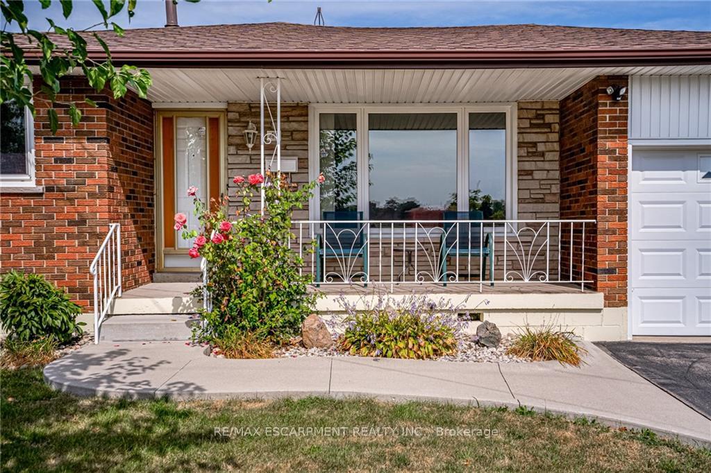 Photo 5 of 49 Anson Avenue, Hamilton, Lisgar — HOMEH