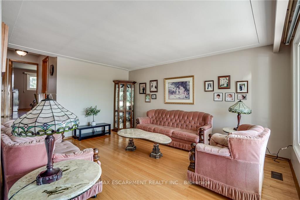 Photo 3 of 49 Anson Avenue, Hamilton, Lisgar — HOMEH