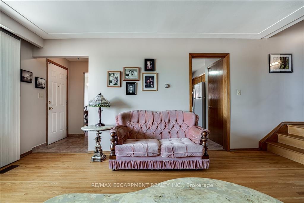 Photo 7 of 49 Anson Avenue, Hamilton, Lisgar — HOMEH