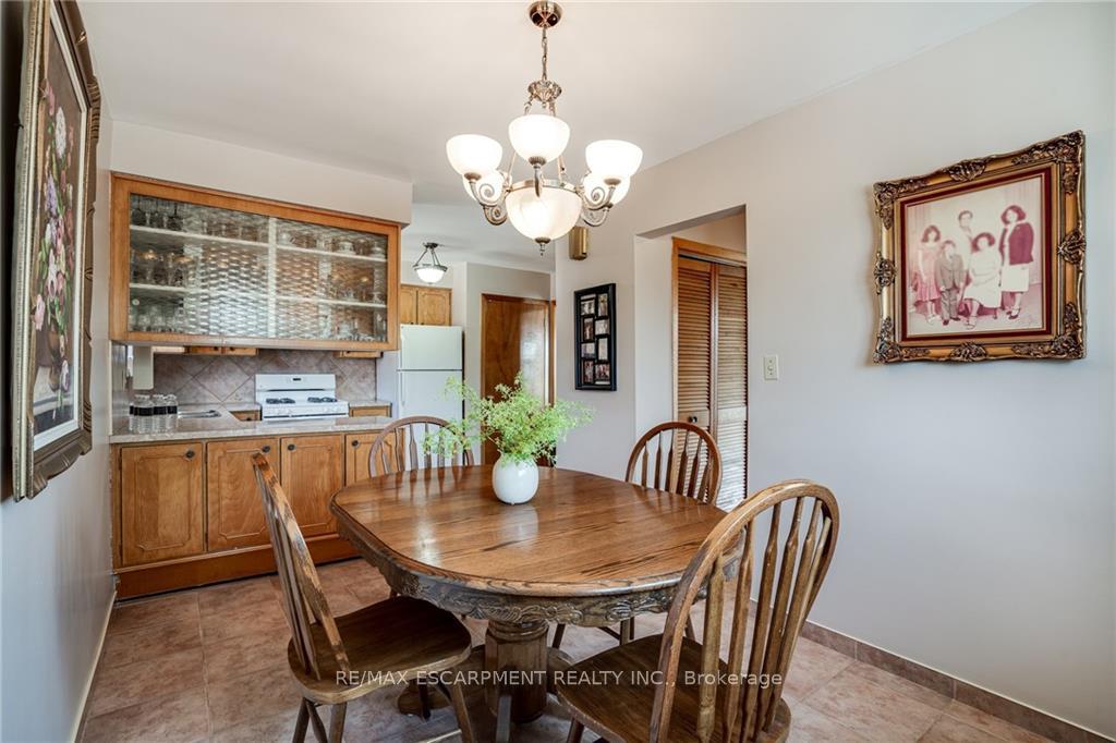Photo 8 of 49 Anson Avenue, Hamilton, Lisgar — HOMEH