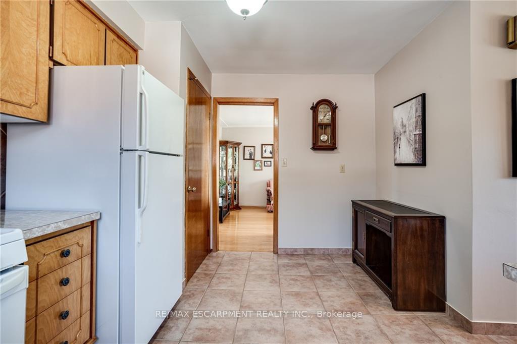 Photo 15 of 49 Anson Avenue, Hamilton, Lisgar — HOMEH