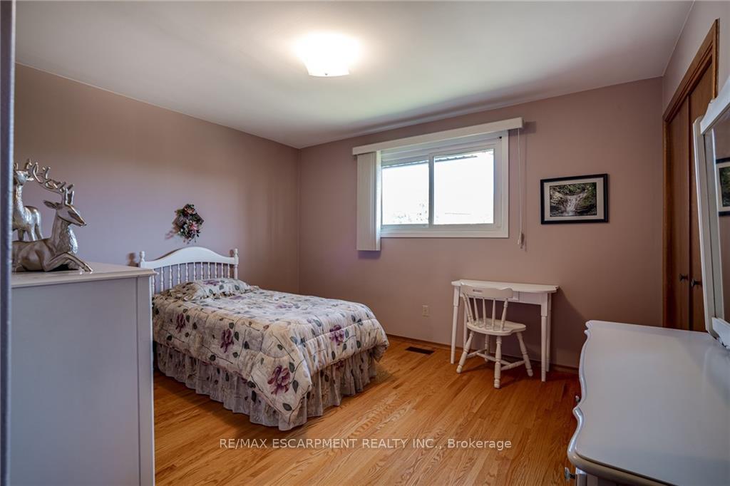 Photo 14 of 49 Anson Avenue, Hamilton, Lisgar — HOMEH
