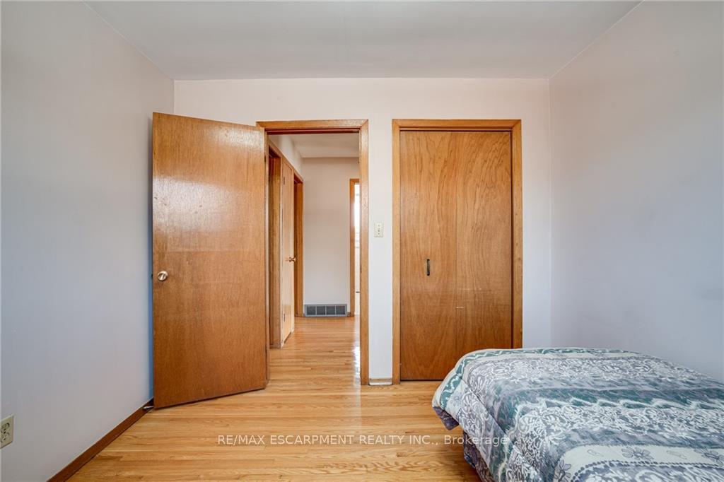 Photo 16 of 49 Anson Avenue, Hamilton, Lisgar — HOMEH