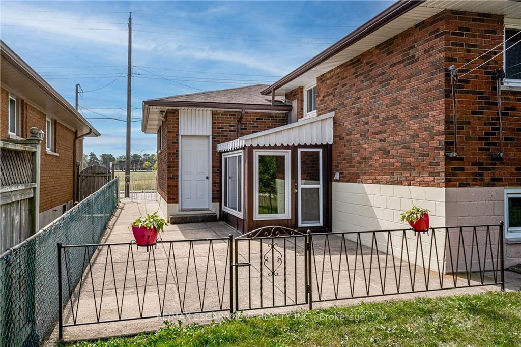 Photo 37 of 49 Anson Avenue, Hamilton, Lisgar — HOMEH