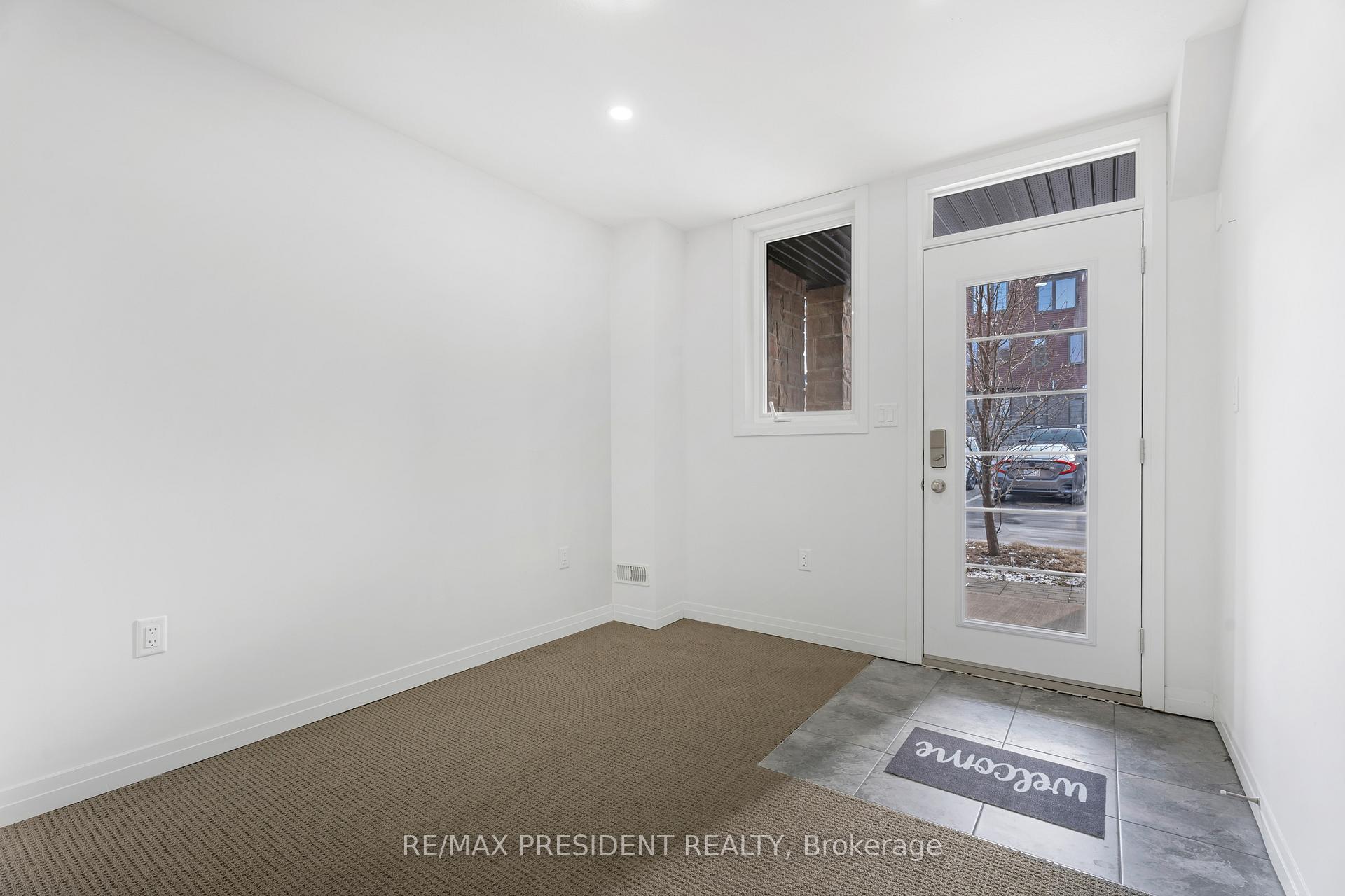 Photo 3 of Unit 70, 30 Times Square Boulevard, Hamilton, Stoney Creek Mountain — HOMEH