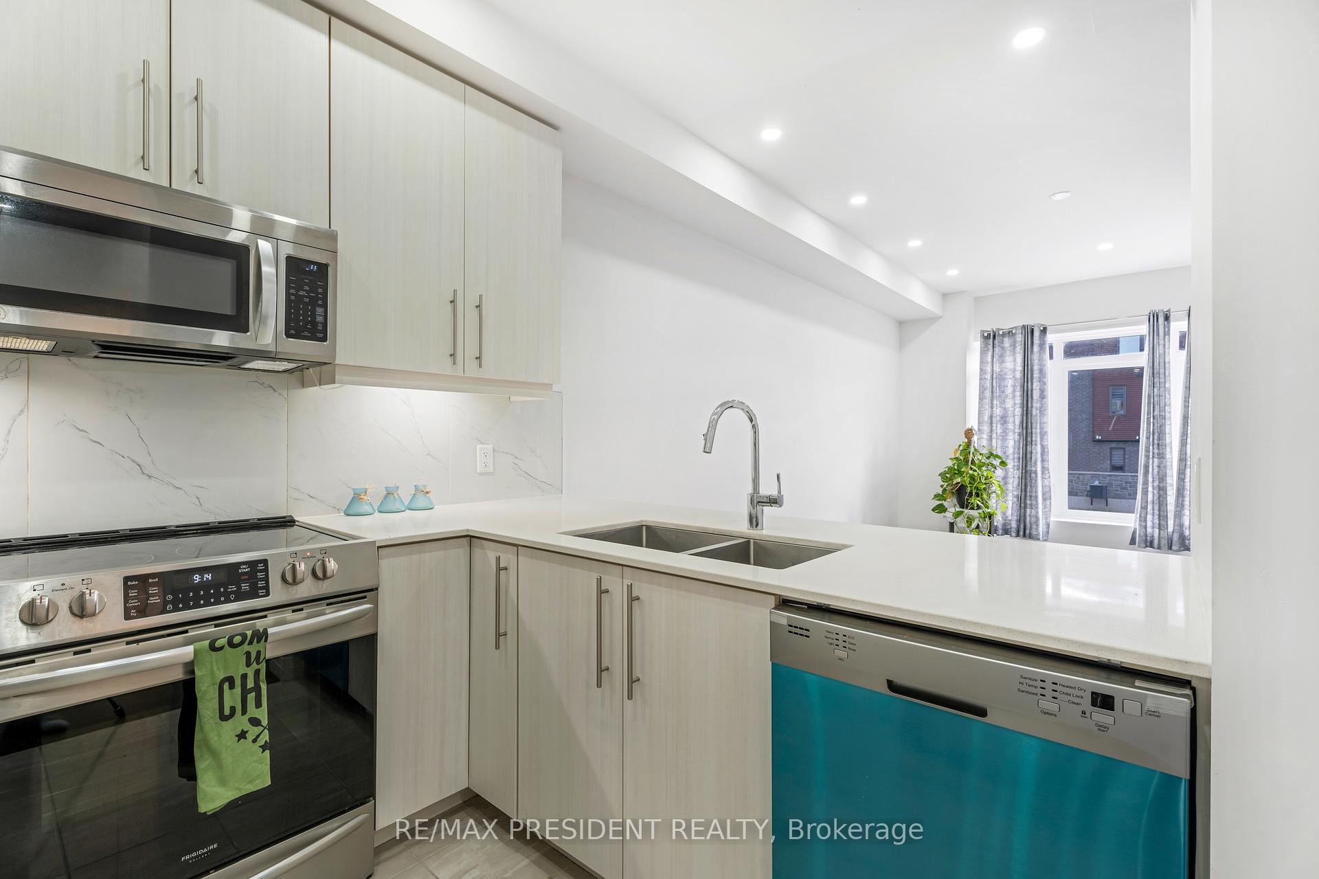 Photo 11 of Unit 70, 30 Times Square Boulevard, Hamilton, Stoney Creek Mountain — HOMEH
