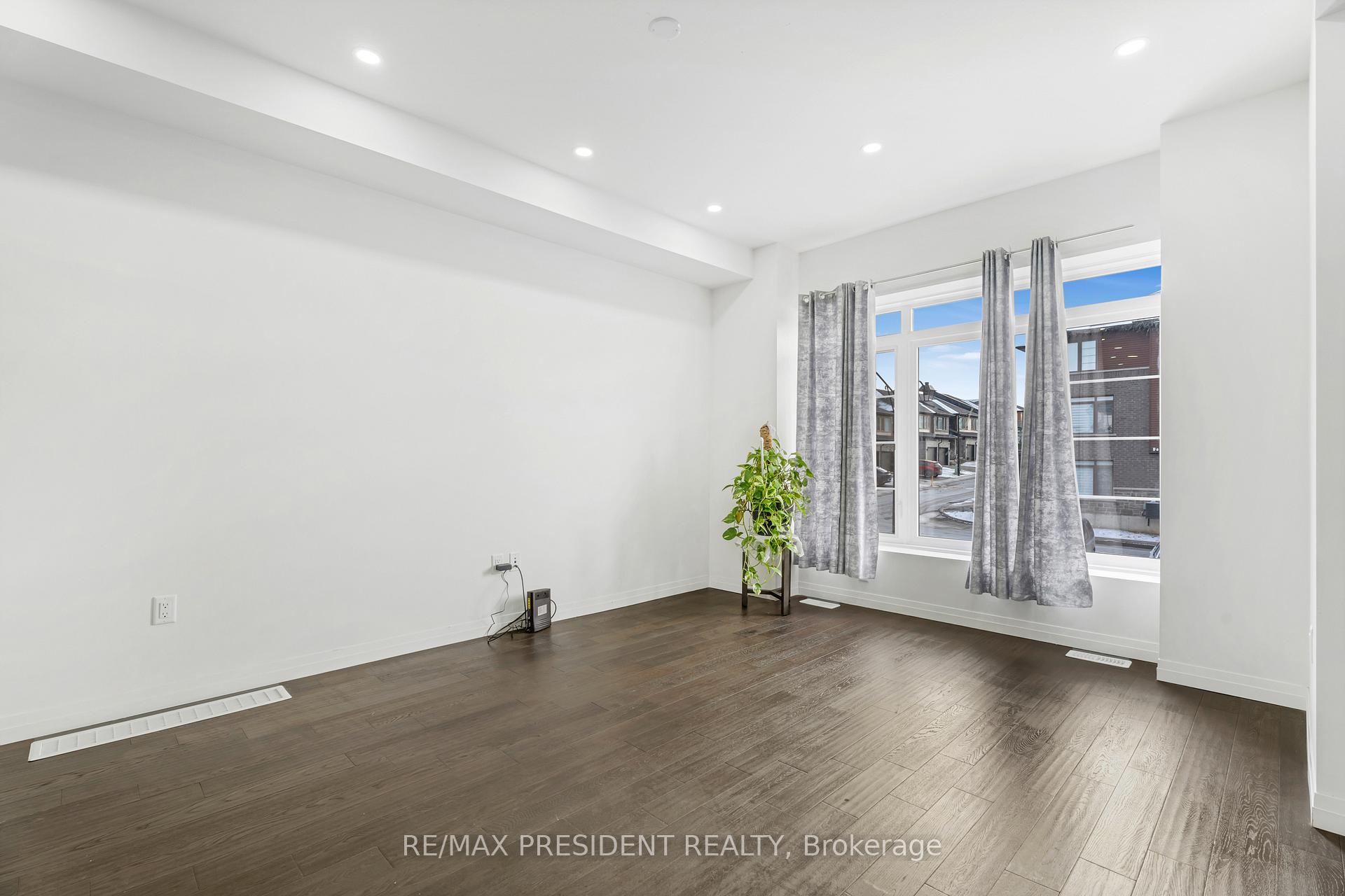 Photo 8 of Unit 70, 30 Times Square Boulevard, Hamilton, Stoney Creek Mountain — HOMEH