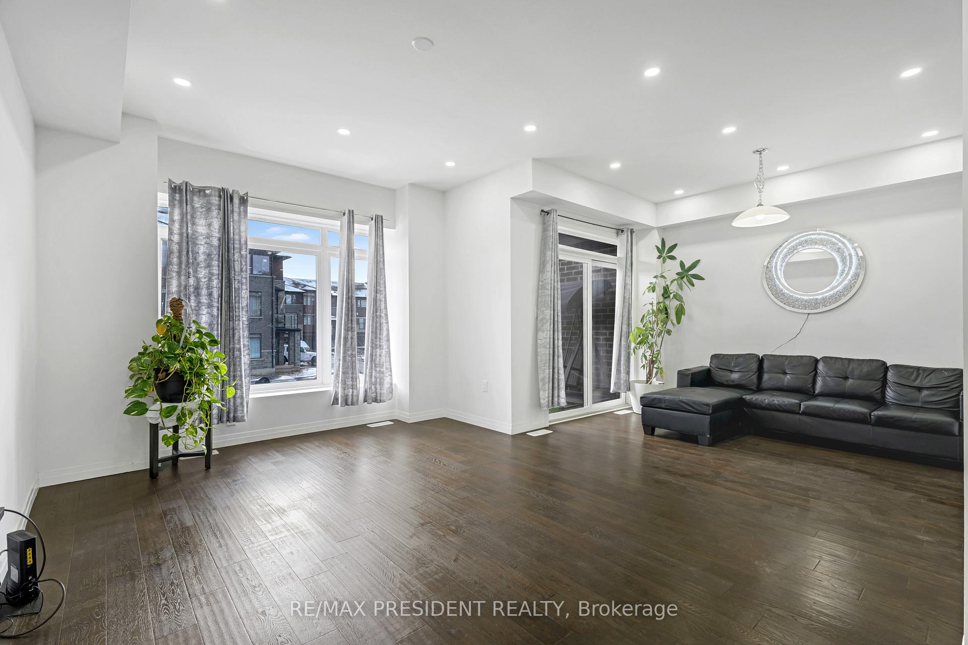 Photo 6 of Unit 70, 30 Times Square Boulevard, Hamilton, Stoney Creek Mountain — HOMEH