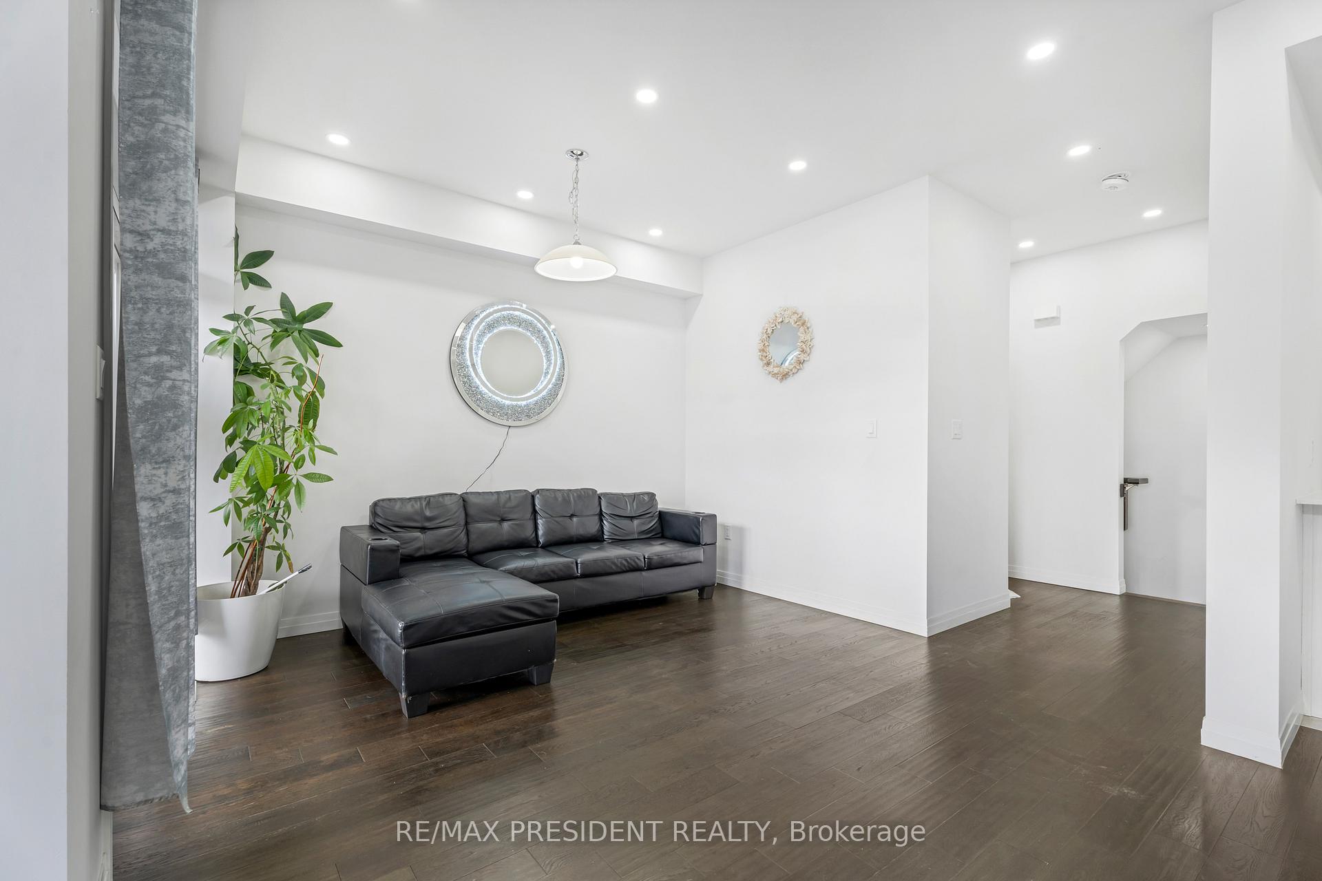 Photo 13 of Unit 70, 30 Times Square Boulevard, Hamilton, Stoney Creek Mountain — HOMEH