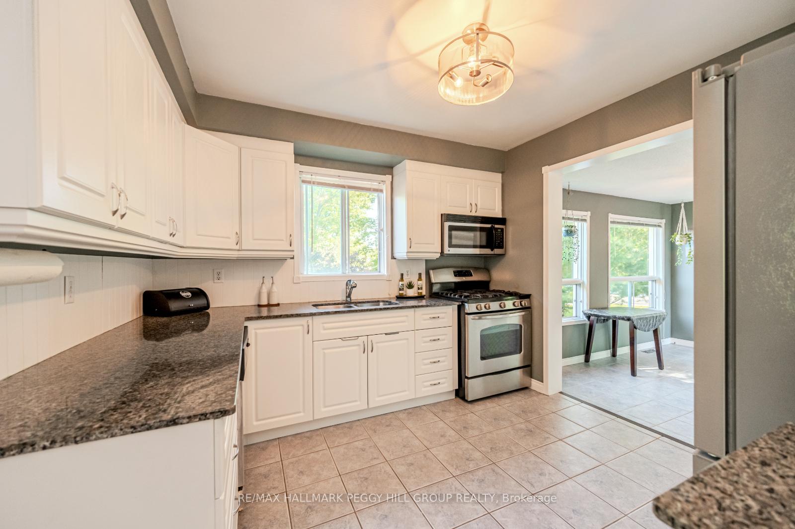 Photo 5 of 3 Donald Crescent, Wasaga Beach — HOMEH
