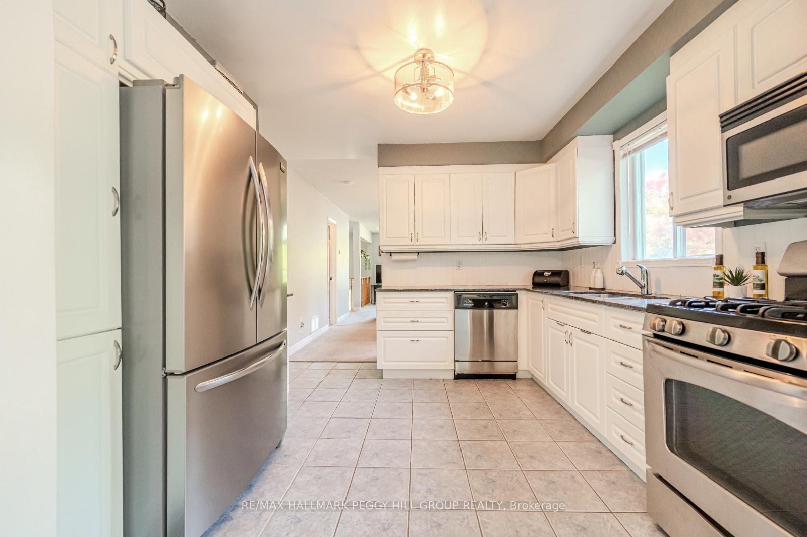 Photo 3 of 3 Donald Crescent, Wasaga Beach — HOMEH