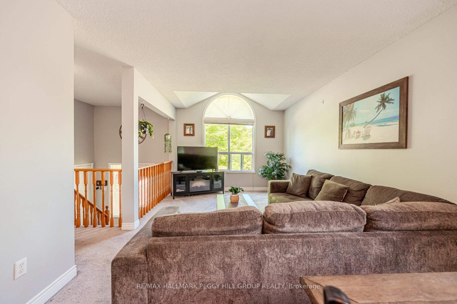 Photo 7 of 3 Donald Crescent, Wasaga Beach — HOMEH