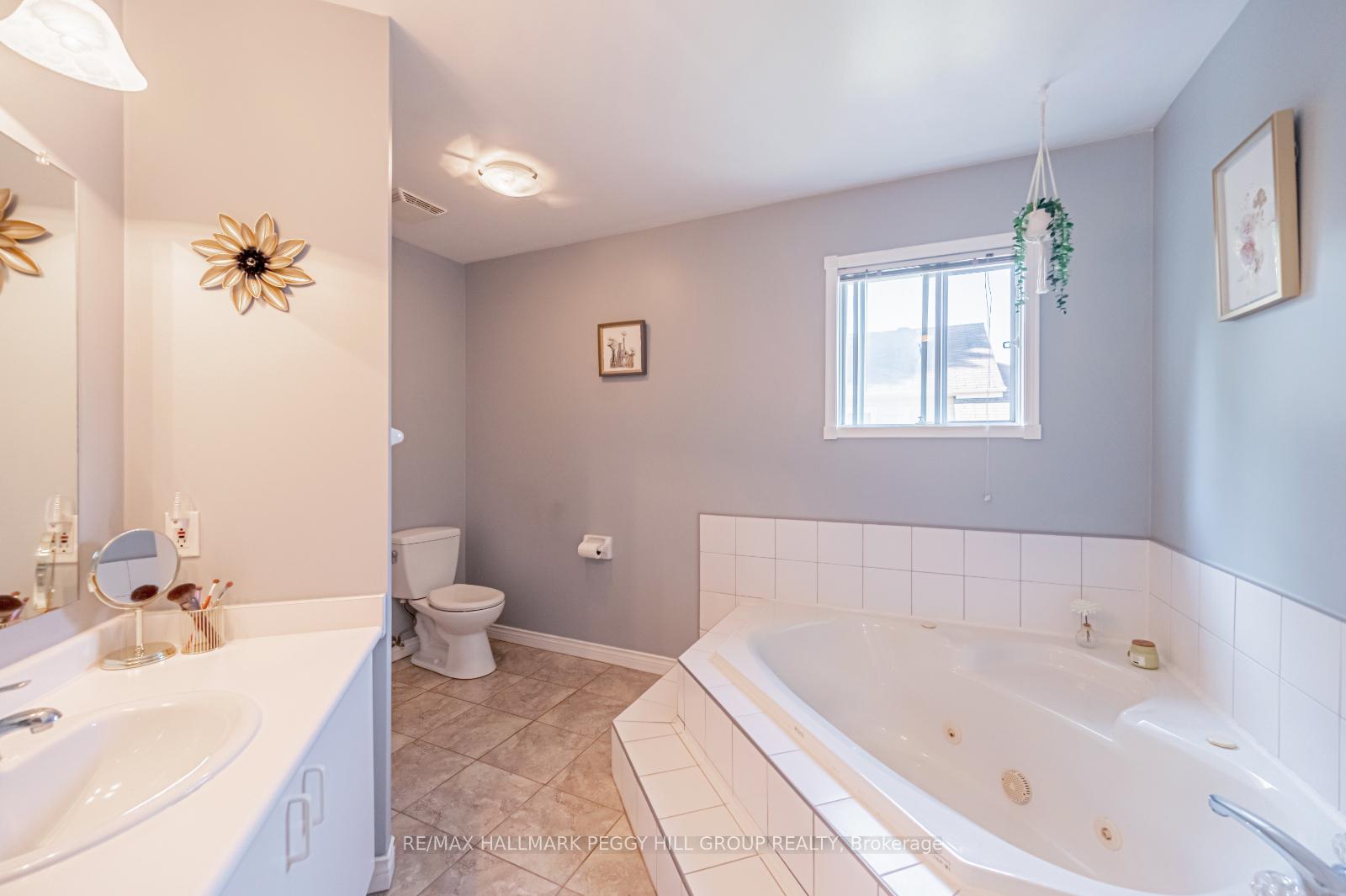 Photo 9 of 3 Donald Crescent, Wasaga Beach — HOMEH