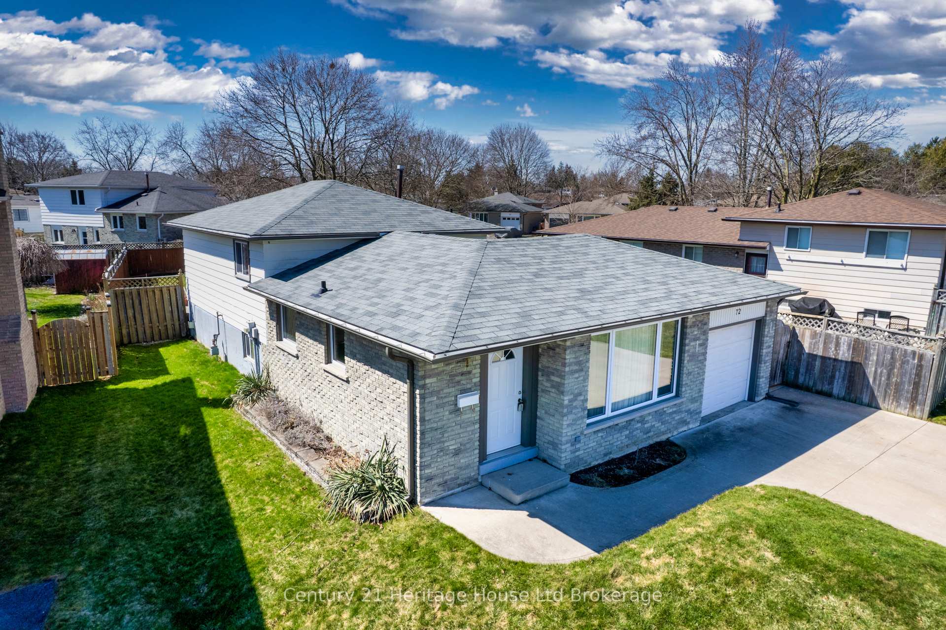 Photo 1 of 72 Magnolia Drive, Brant, Paris — HOMEH