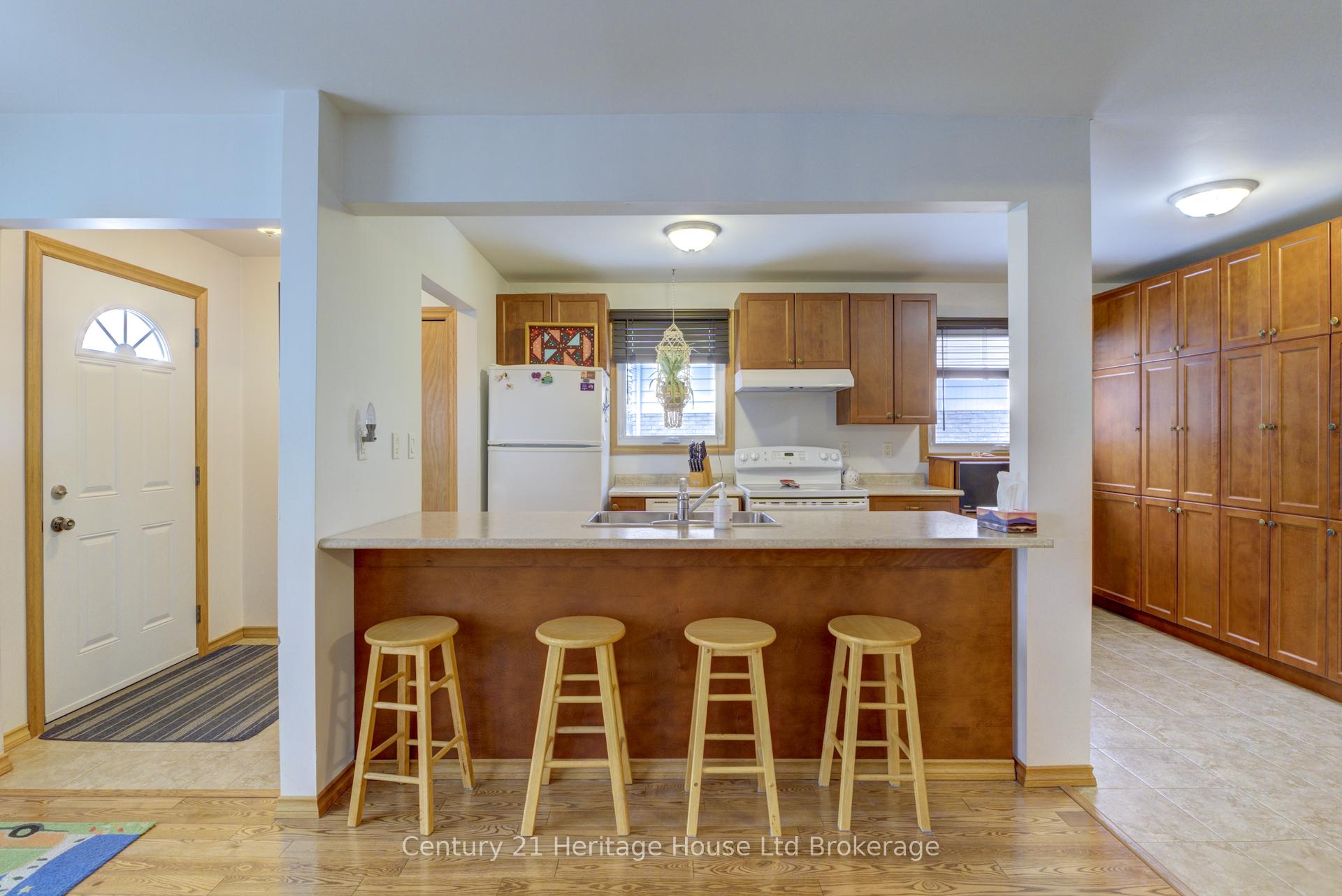 Photo 5 of 72 Magnolia Drive, Brant, Paris — HOMEH