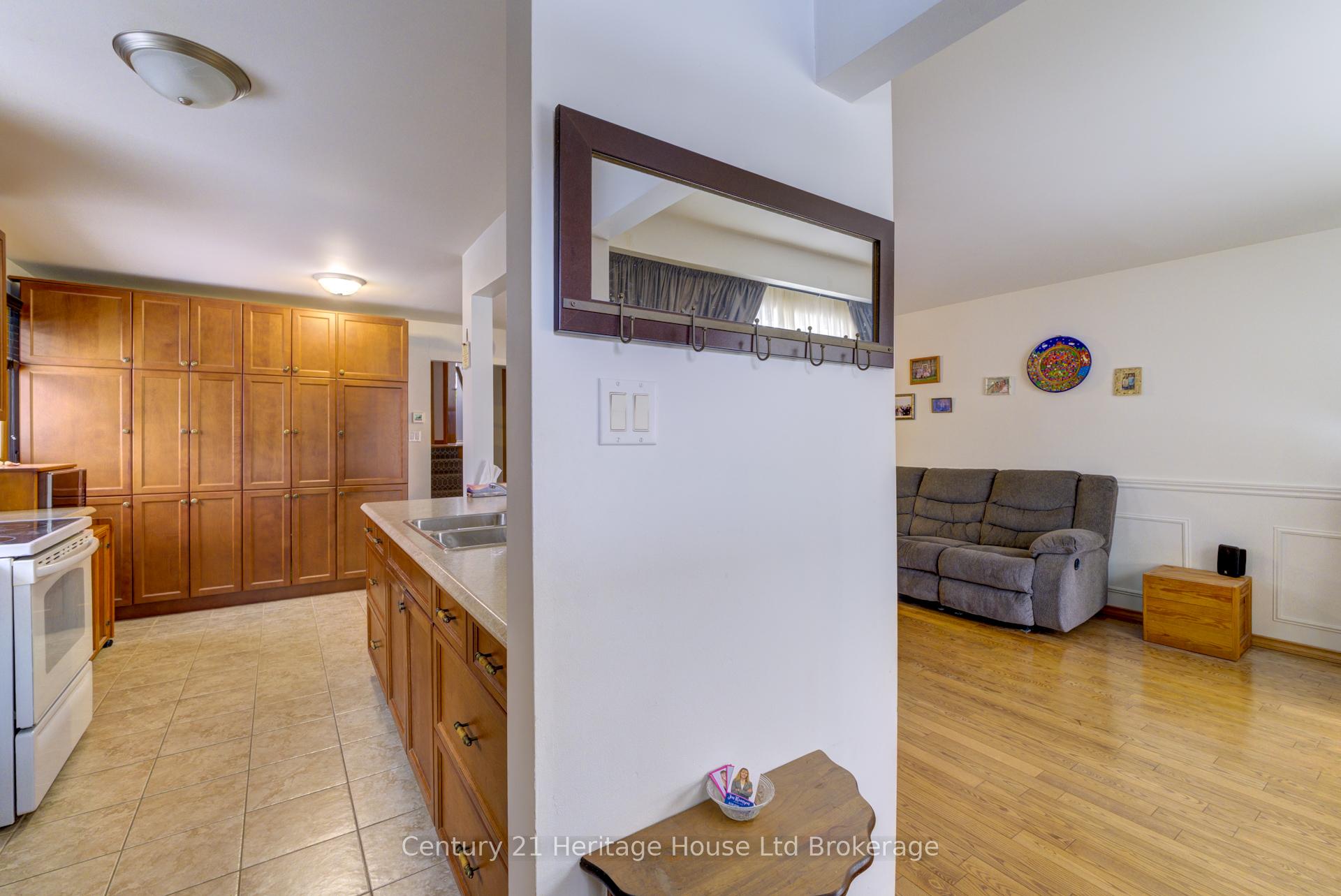 Photo 4 of 72 Magnolia Drive, Brant, Paris — HOMEH