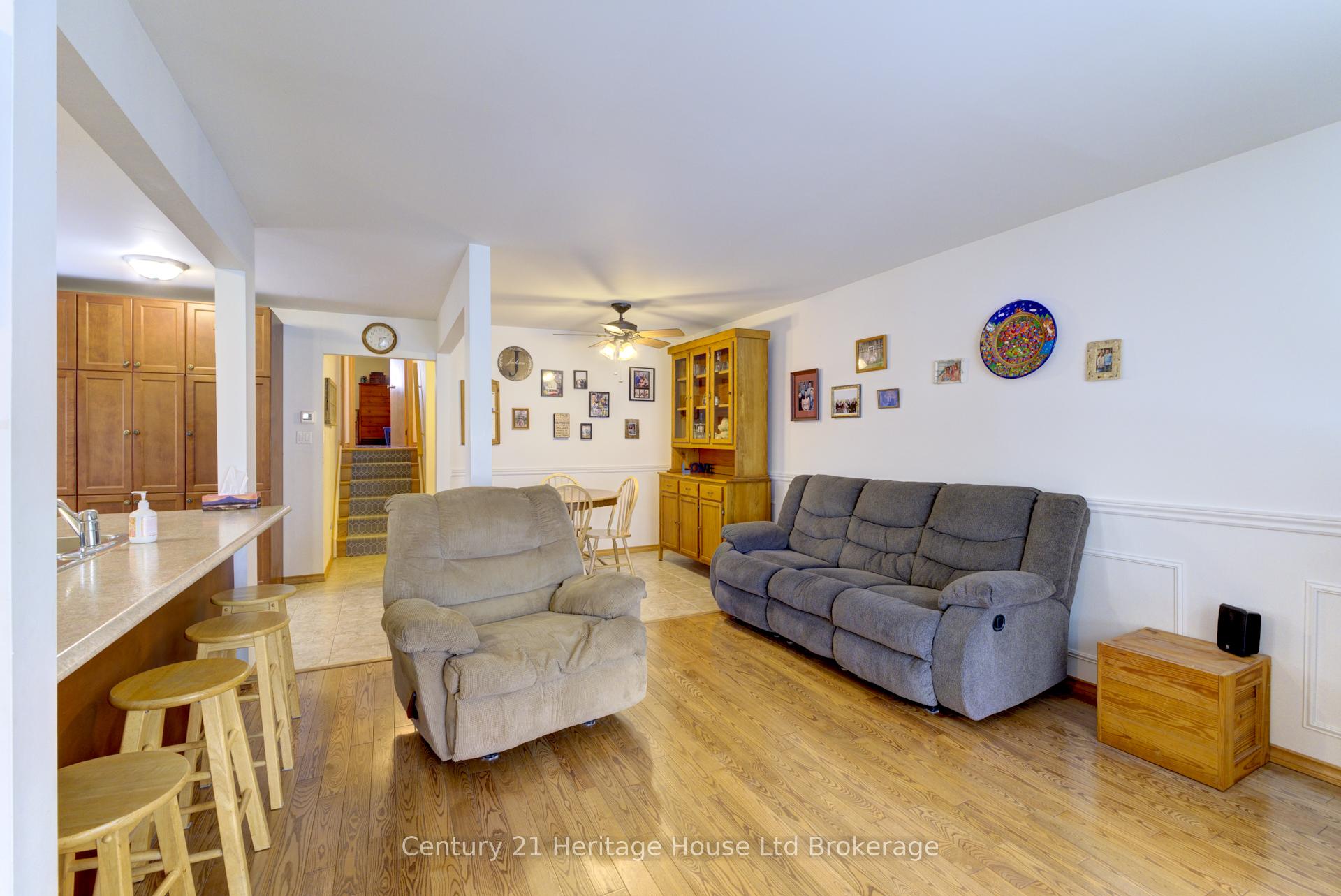 Photo 6 of 72 Magnolia Drive, Brant, Paris — HOMEH