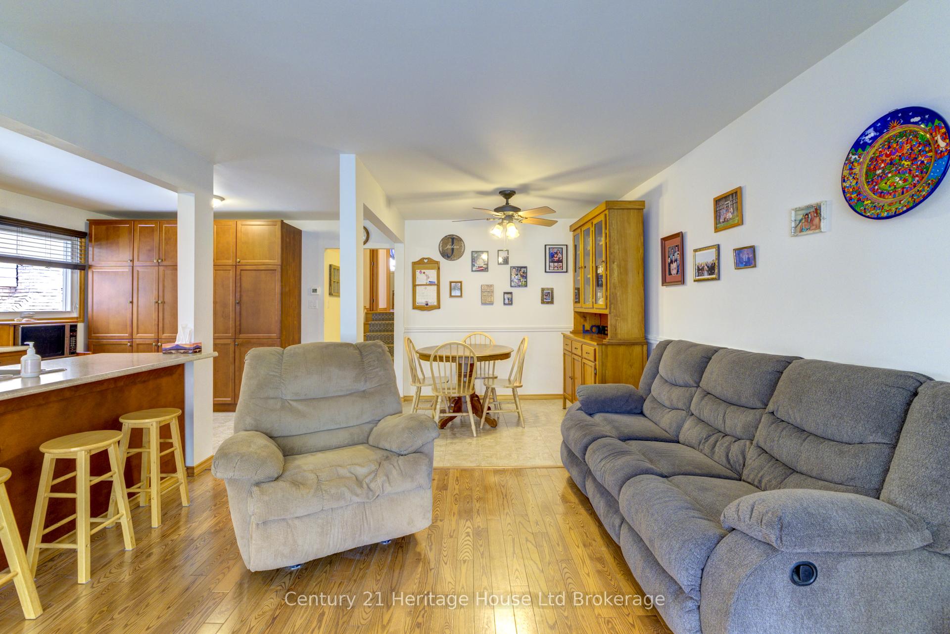 Photo 11 of 72 Magnolia Drive, Brant, Paris — HOMEH