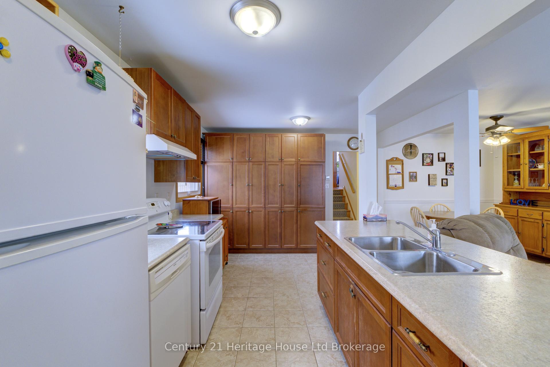 Photo 7 of 72 Magnolia Drive, Brant, Paris — HOMEH