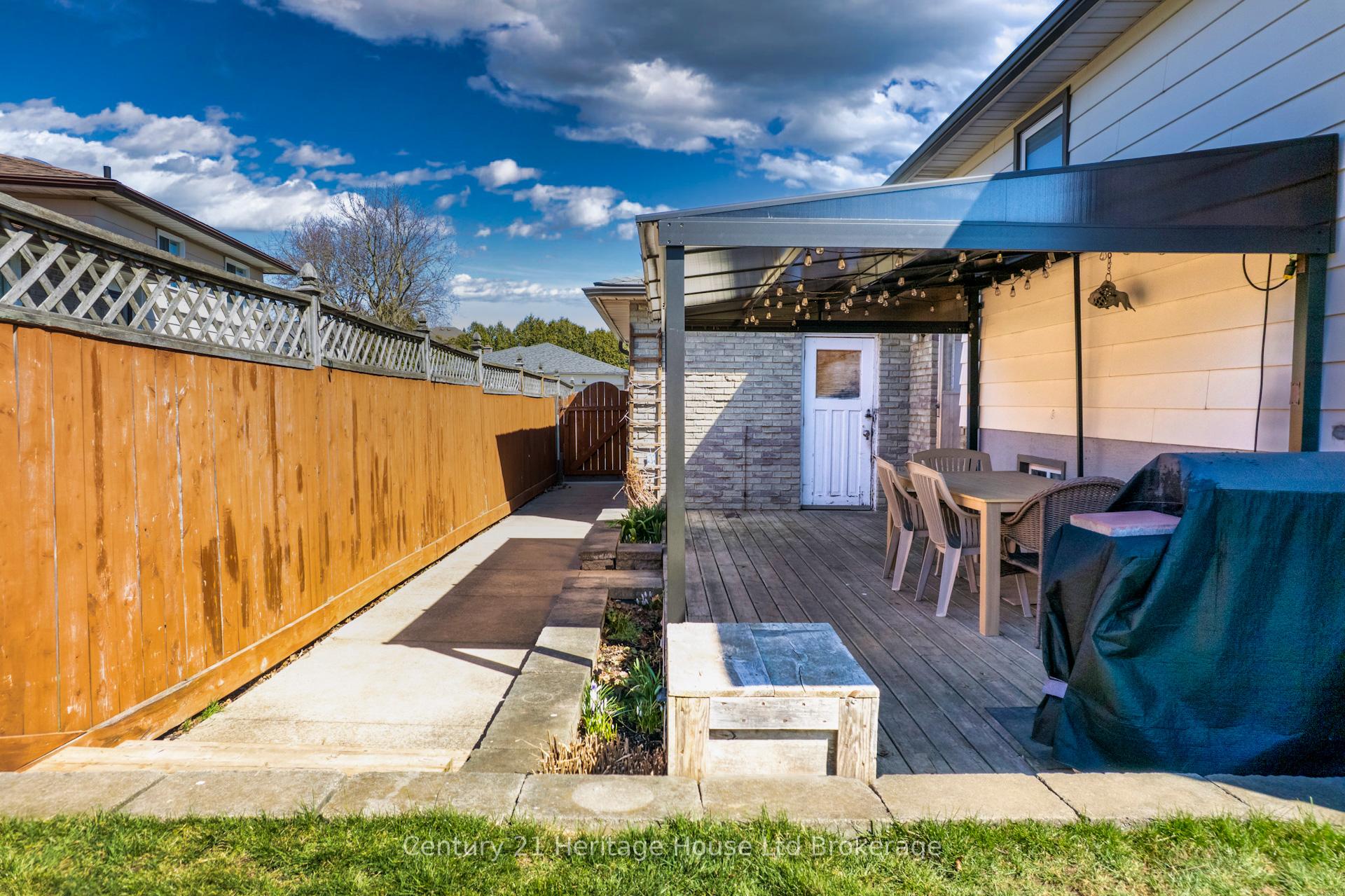 Photo 37 of 72 Magnolia Drive, Brant, Paris — HOMEH