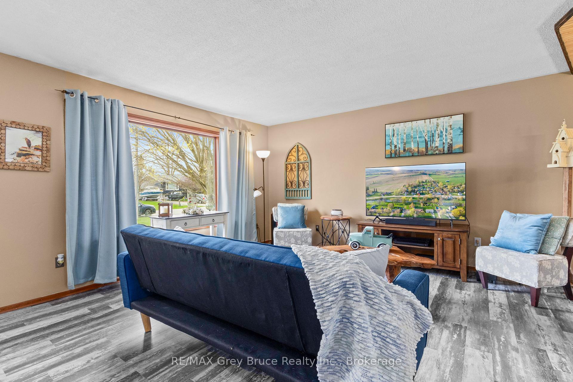 Photo 4 of 36 Thomas Street W, Arran-Elderslie — HOMEH