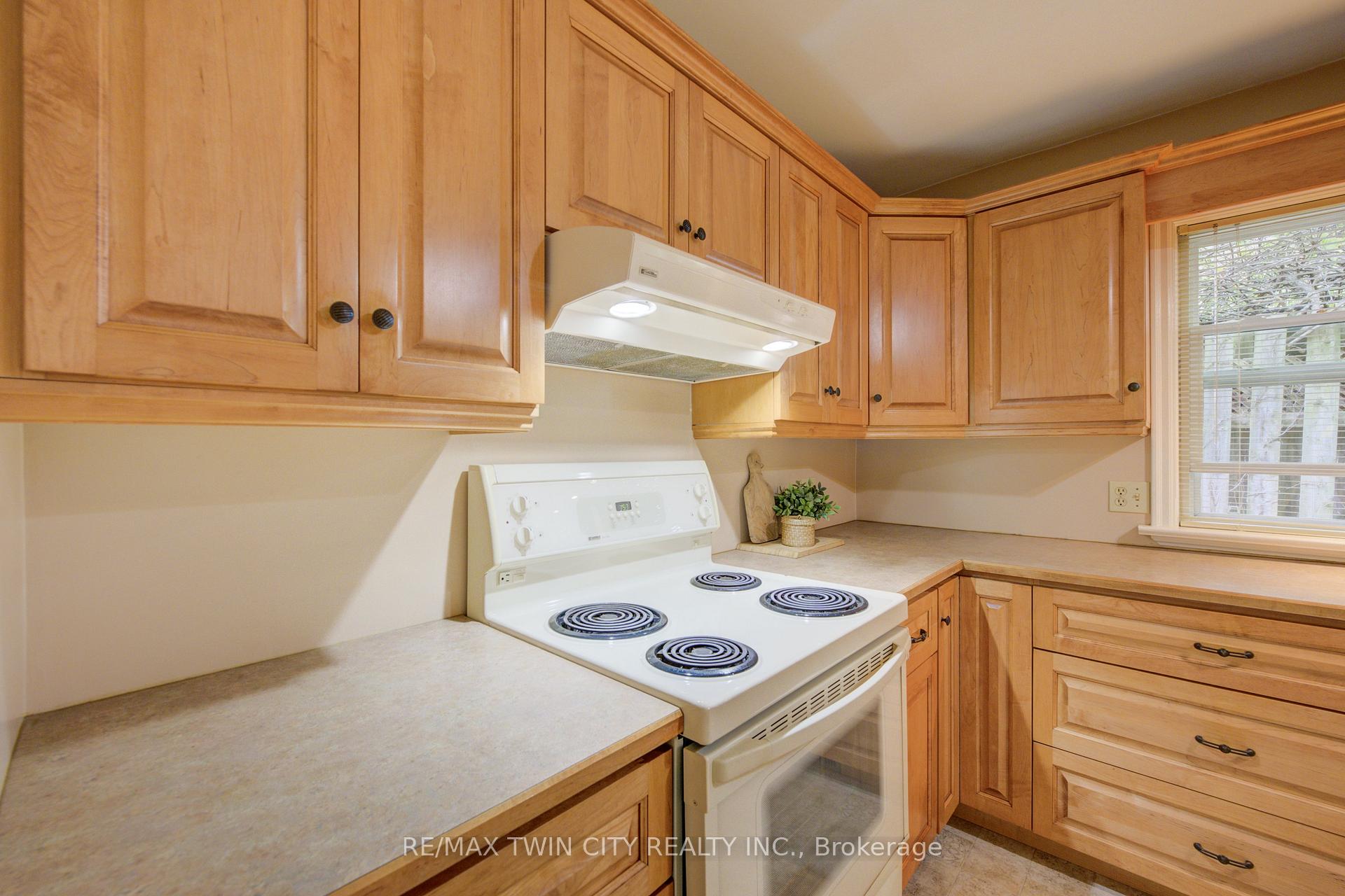 Photo 10 of 97 Fairmount Road, Kitchener — HOMEH