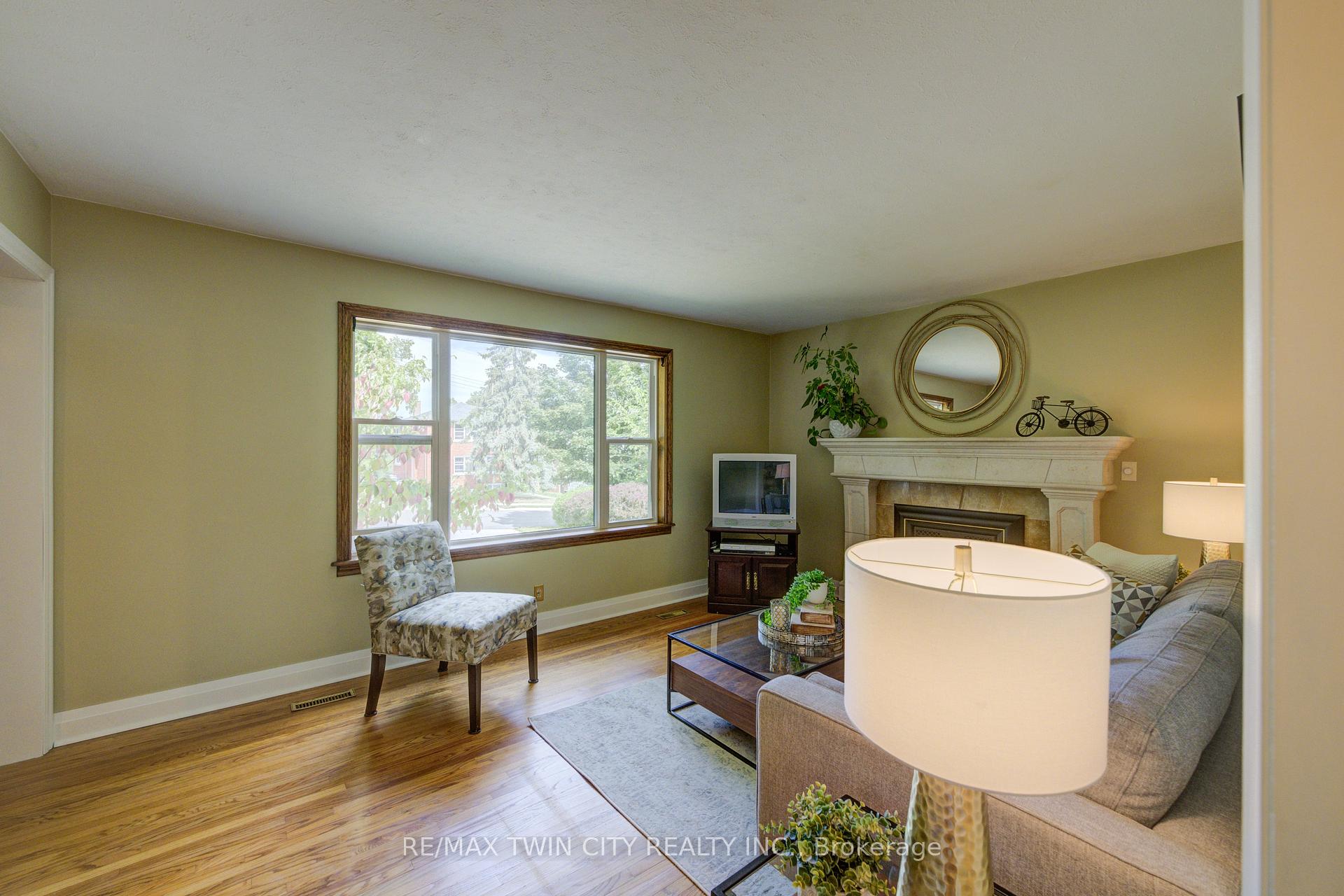 Photo 12 of 97 Fairmount Road, Kitchener — HOMEH